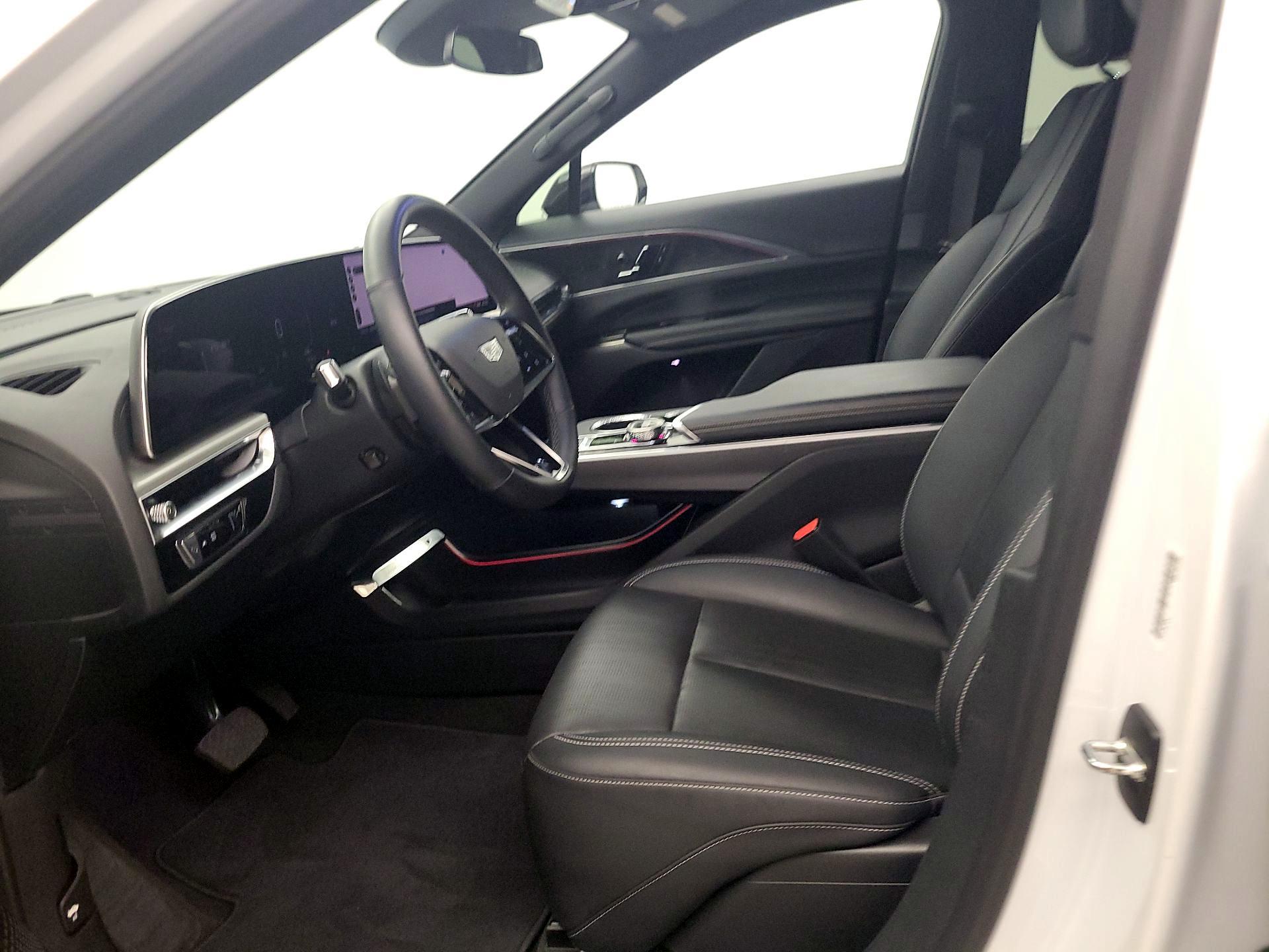 Thumbnail: 2024 Cadillac Lyriq - 11