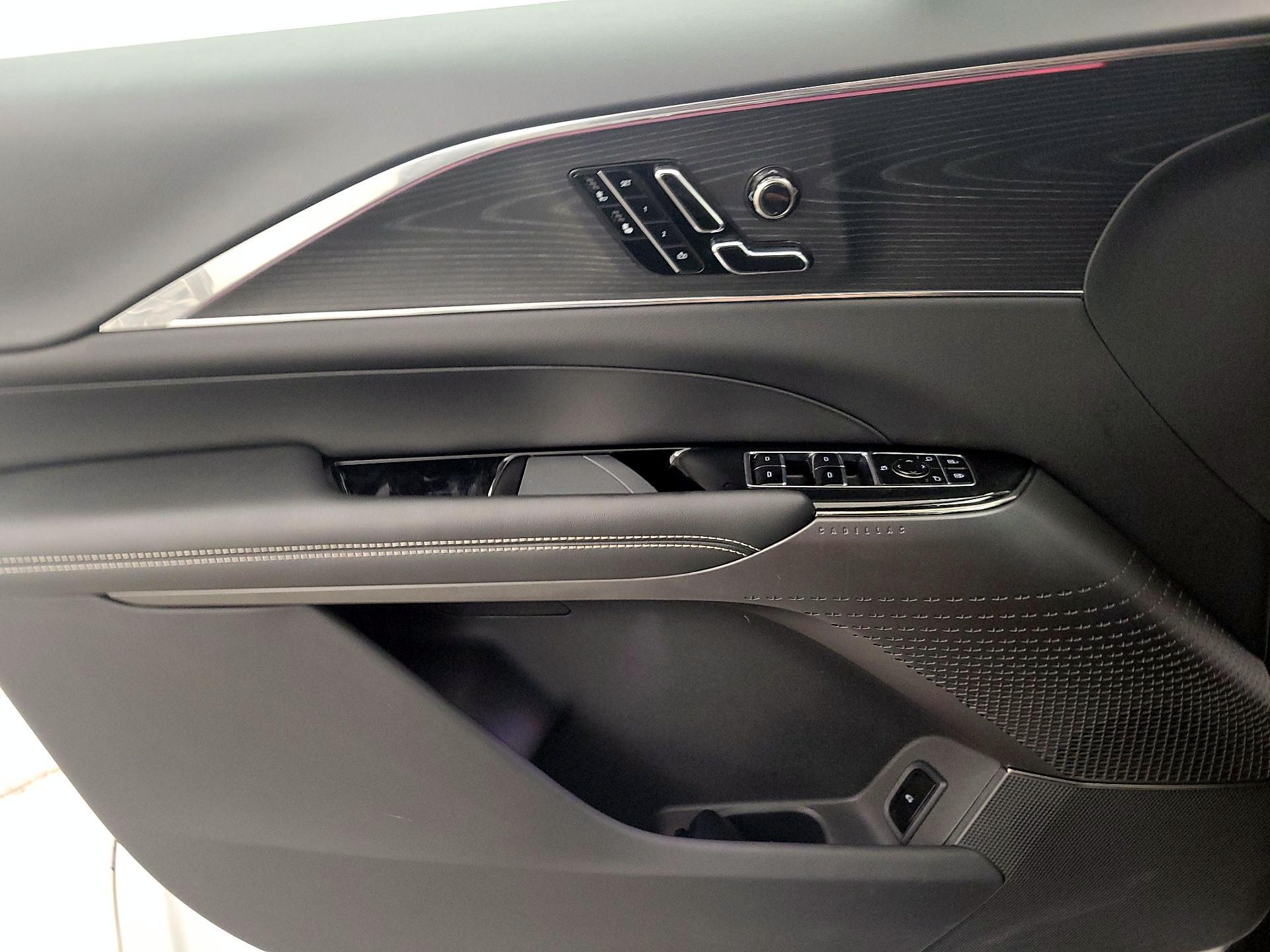 Thumbnail: 2024 Cadillac Lyriq - 12