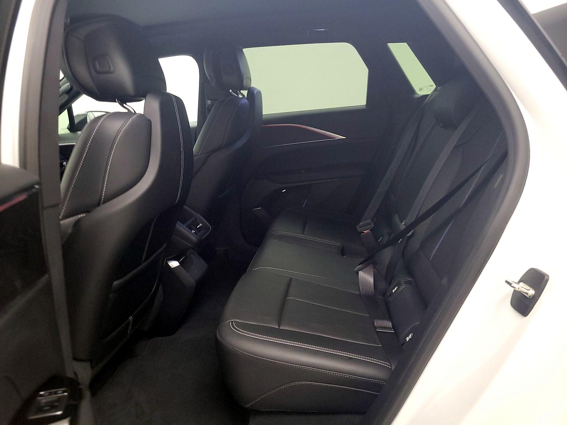 Thumbnail: 2024 Cadillac Lyriq - 19