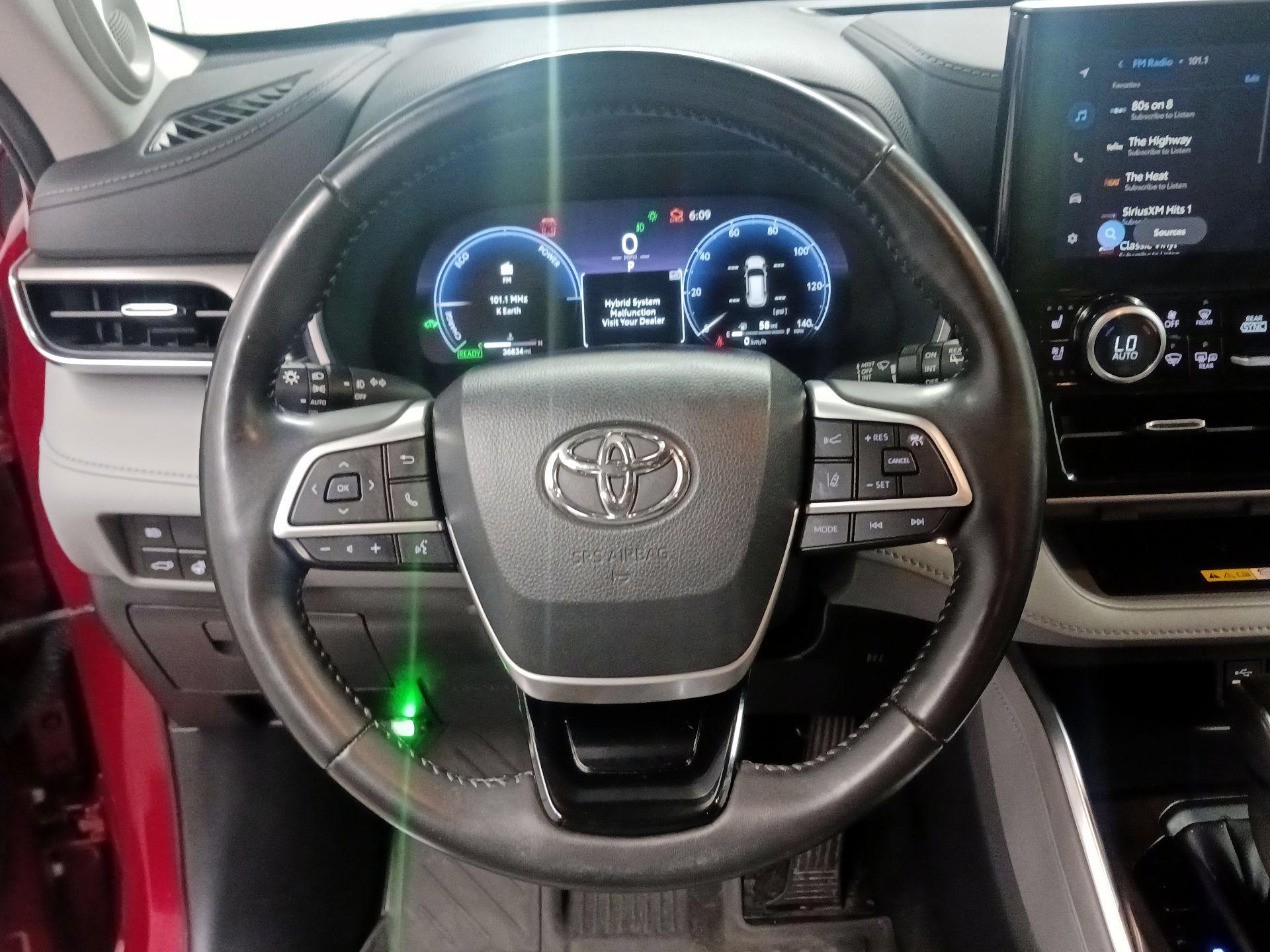 Thumbnail: 2023 Toyota Highlander - 10