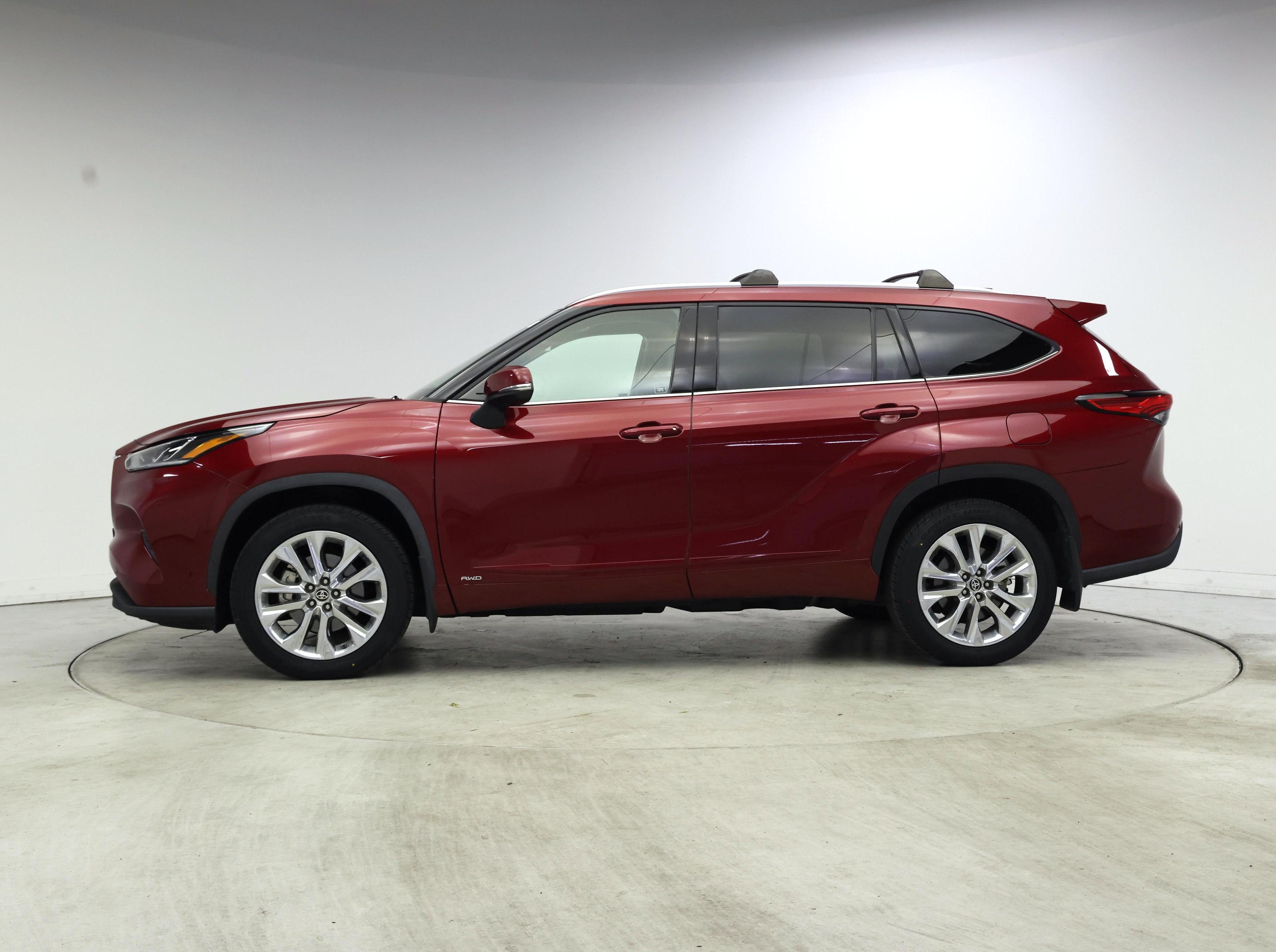 Thumbnail: 2023 Toyota Highlander - 3