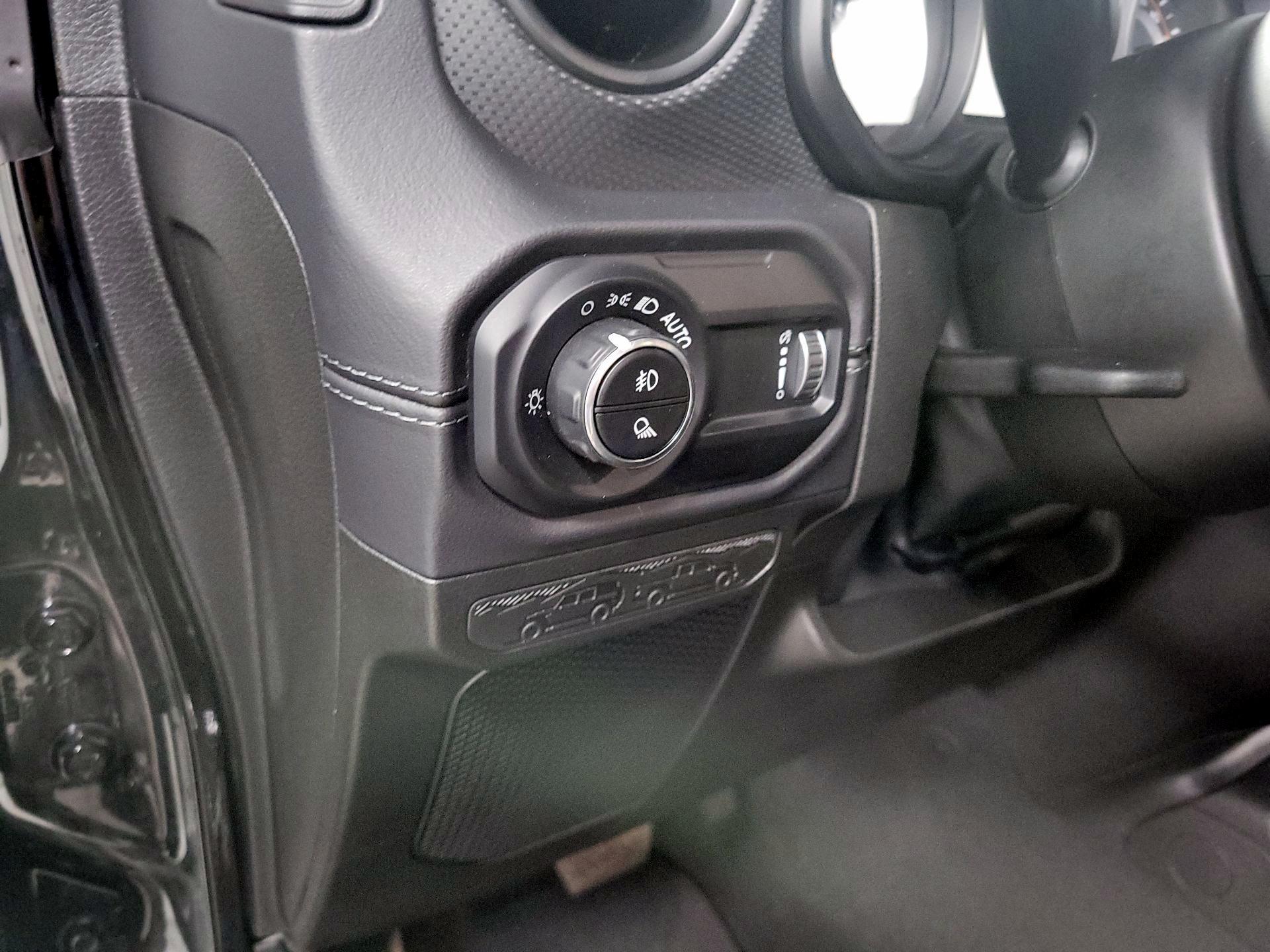 Thumbnail: 2025 Jeep Gladiator - 13