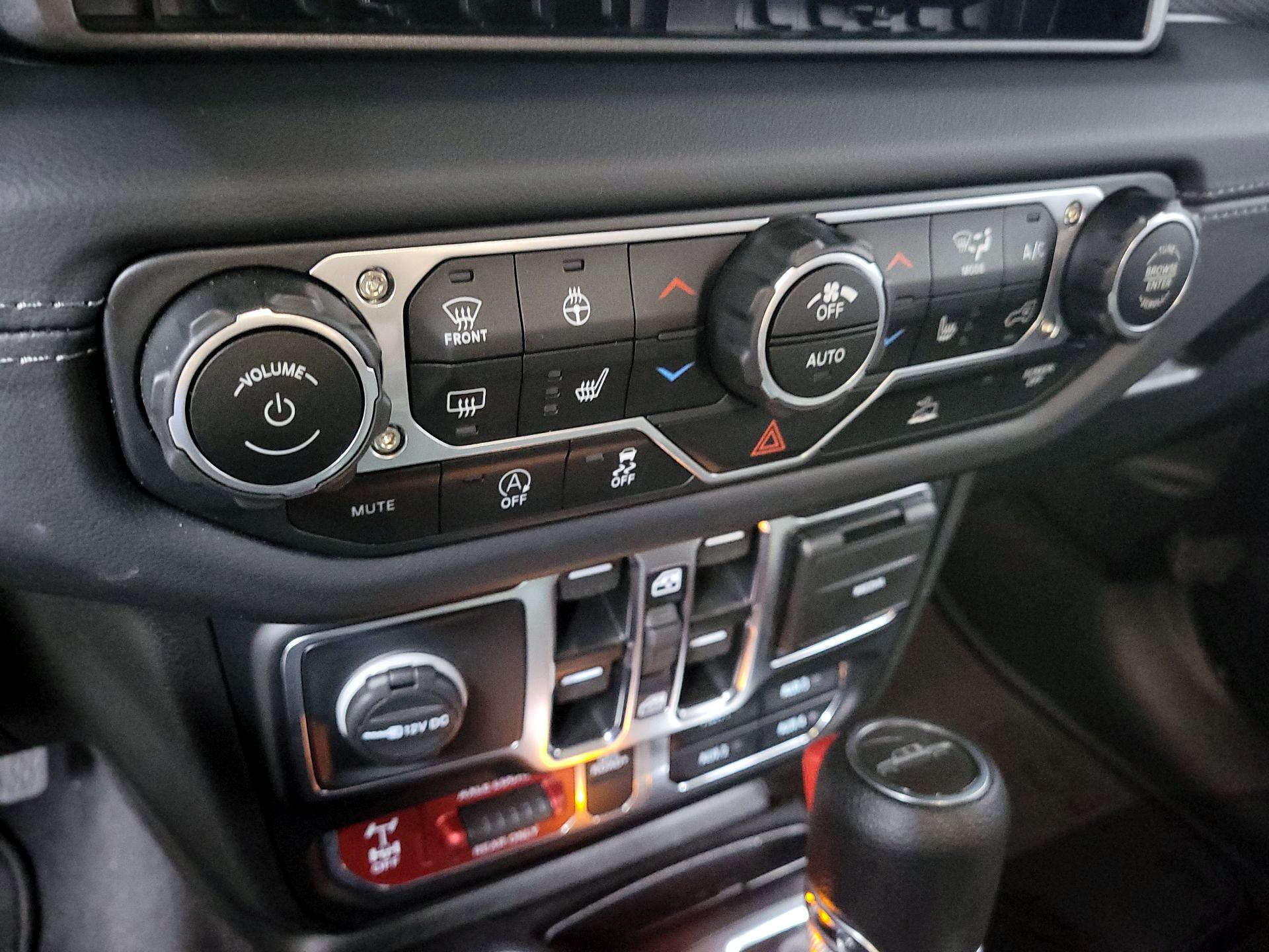 Thumbnail: 2025 Jeep Gladiator - 16