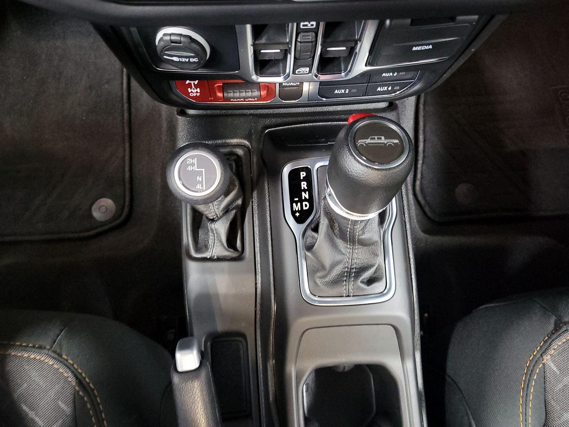 Thumbnail: 2025 Jeep Gladiator - 17