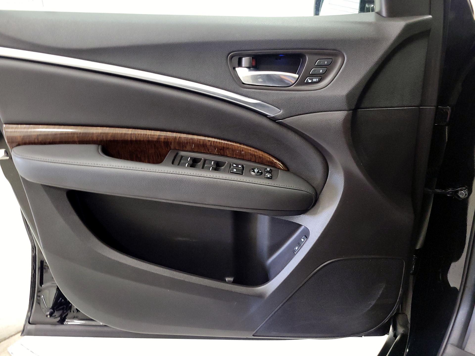 Thumbnail: 2017 Acura MDX - 12