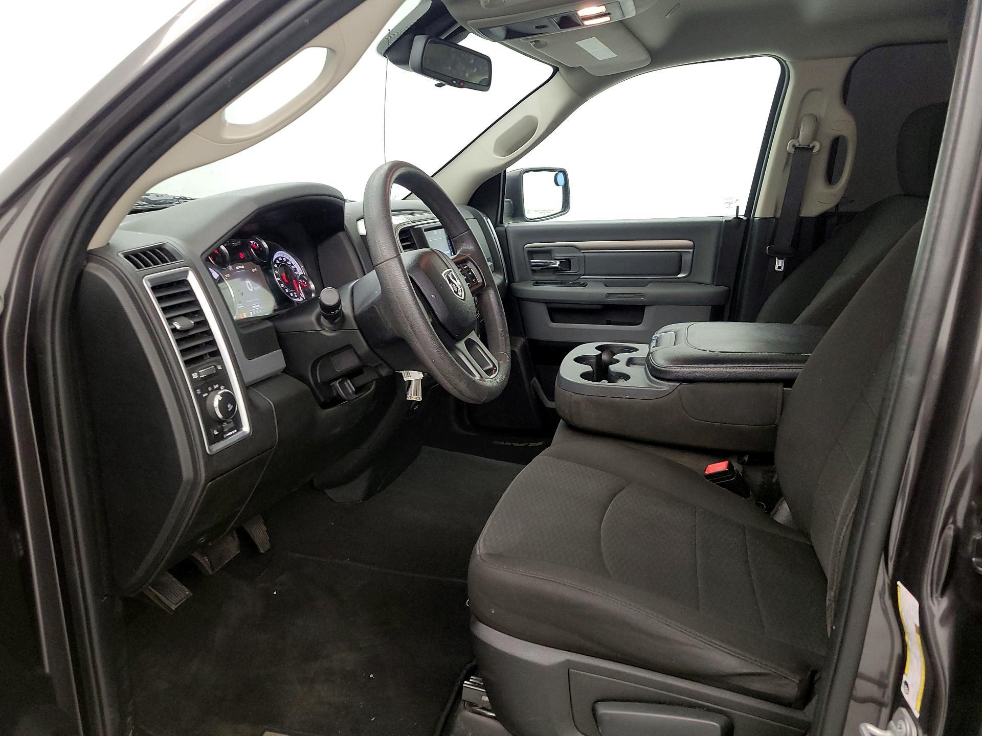 Thumbnail: 2020 RAM 1500 Classic - 11