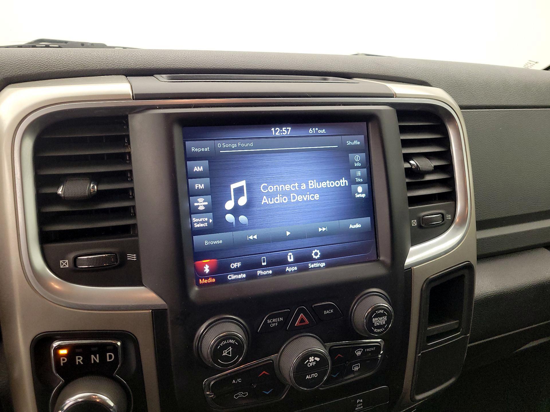 Thumbnail: 2020 RAM 1500 Classic - 14