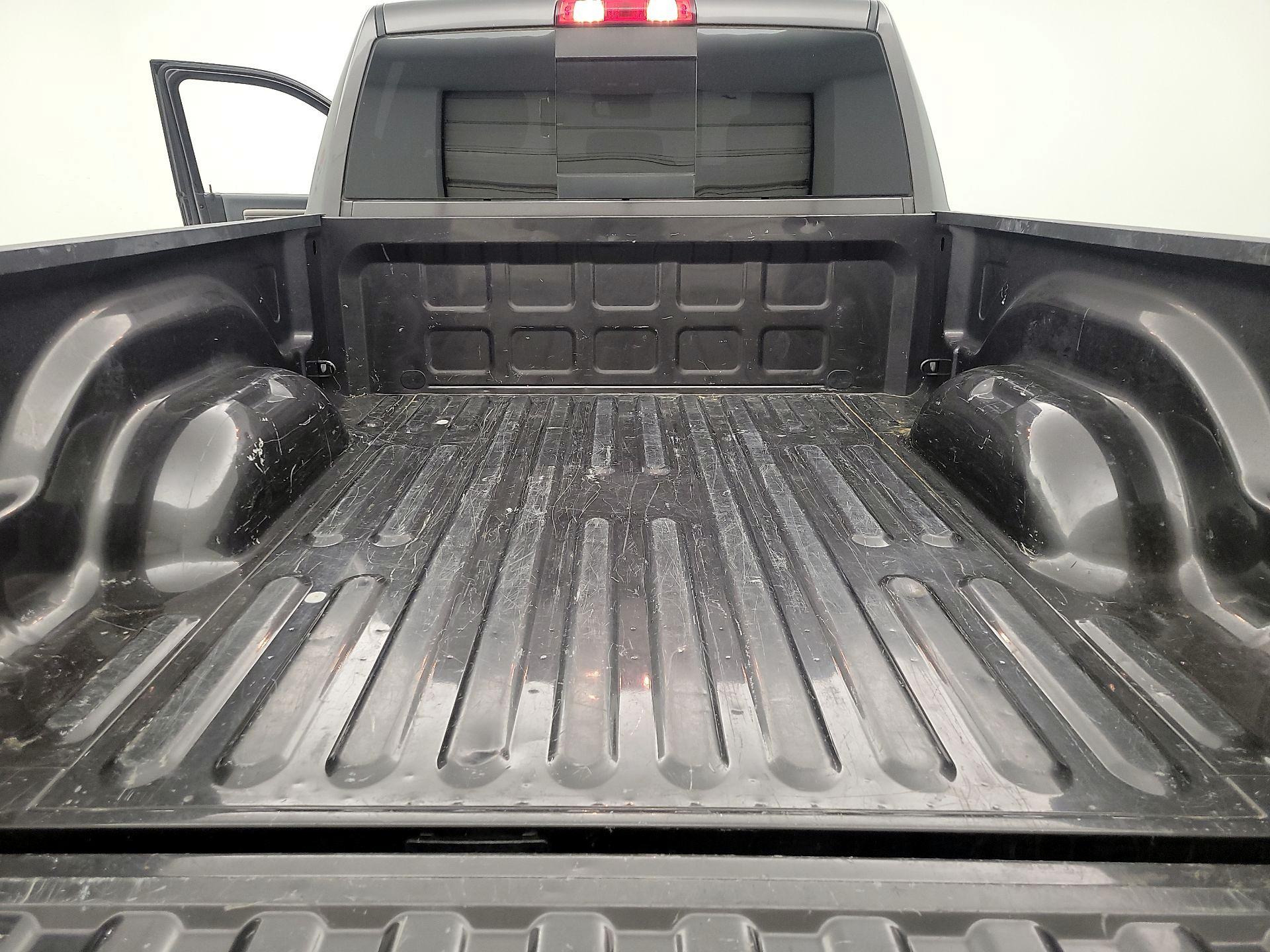Thumbnail: 2020 RAM 1500 Classic - 19