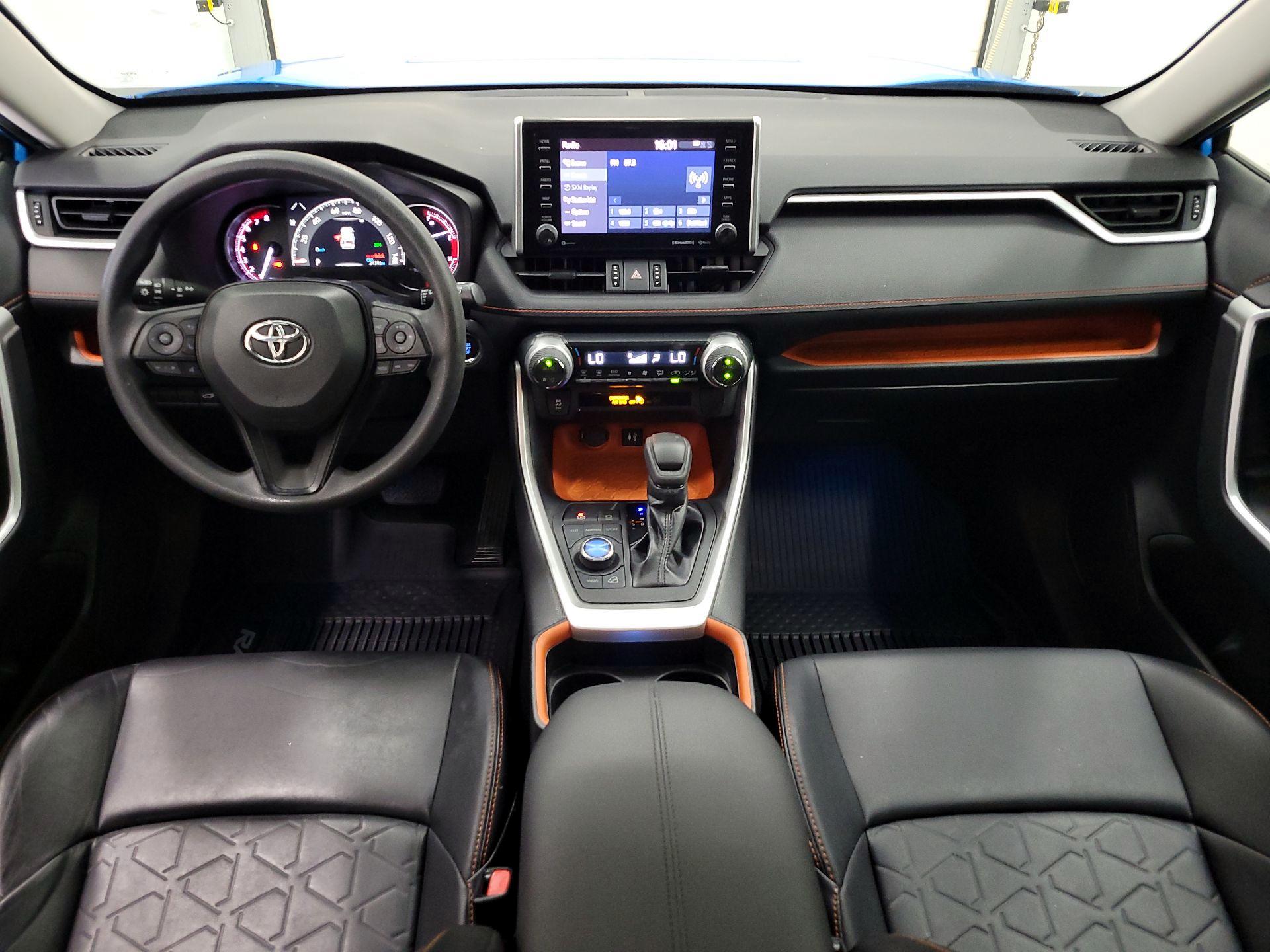 Thumbnail: 2019 Toyota RAV4 - 9