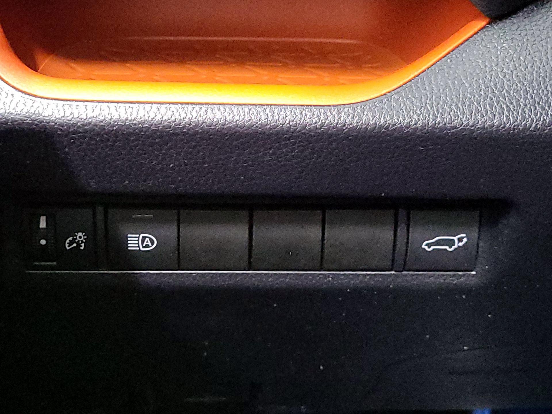 Thumbnail: 2019 Toyota RAV4 - 13