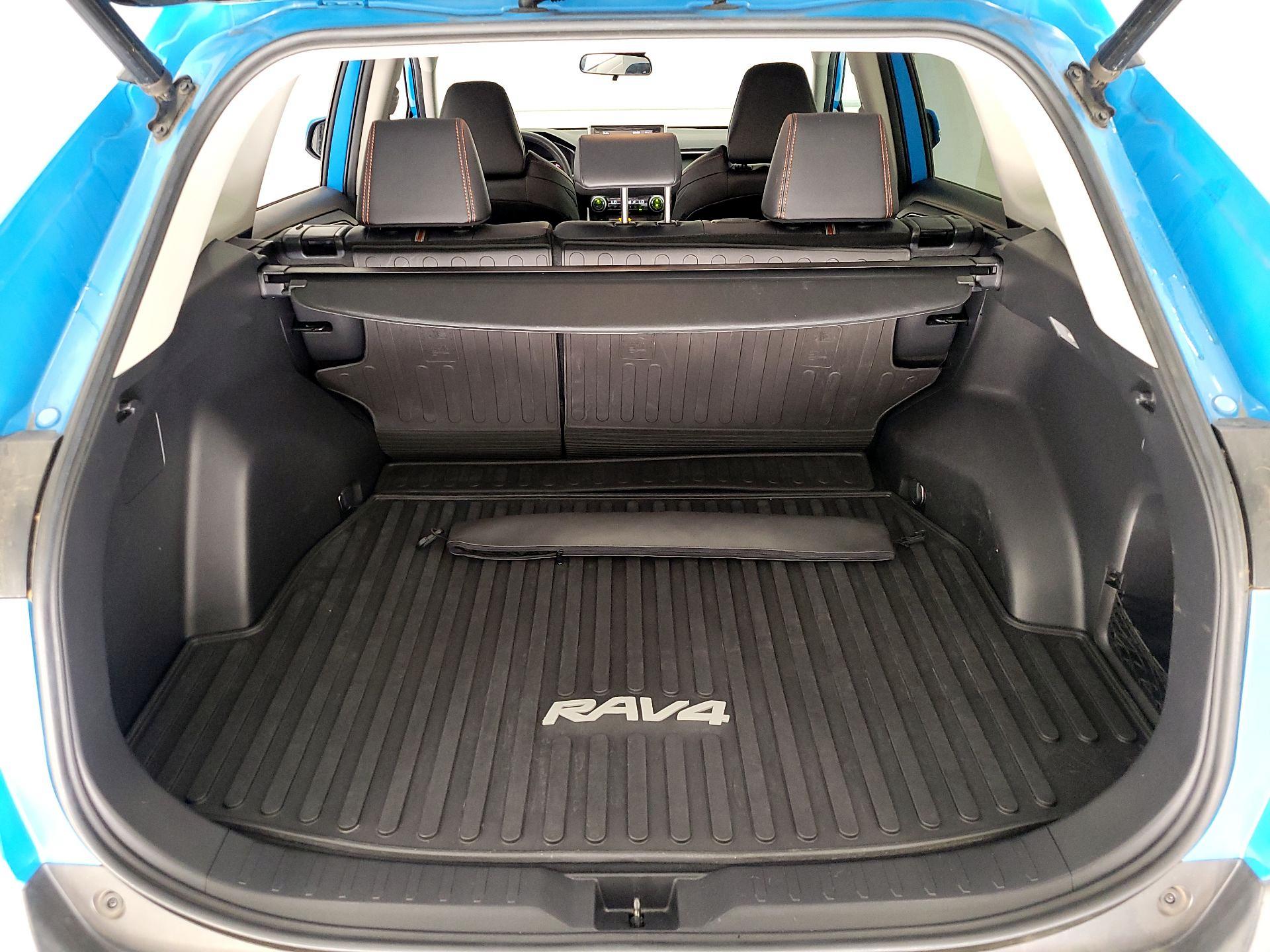 Thumbnail: 2019 Toyota RAV4 - 20