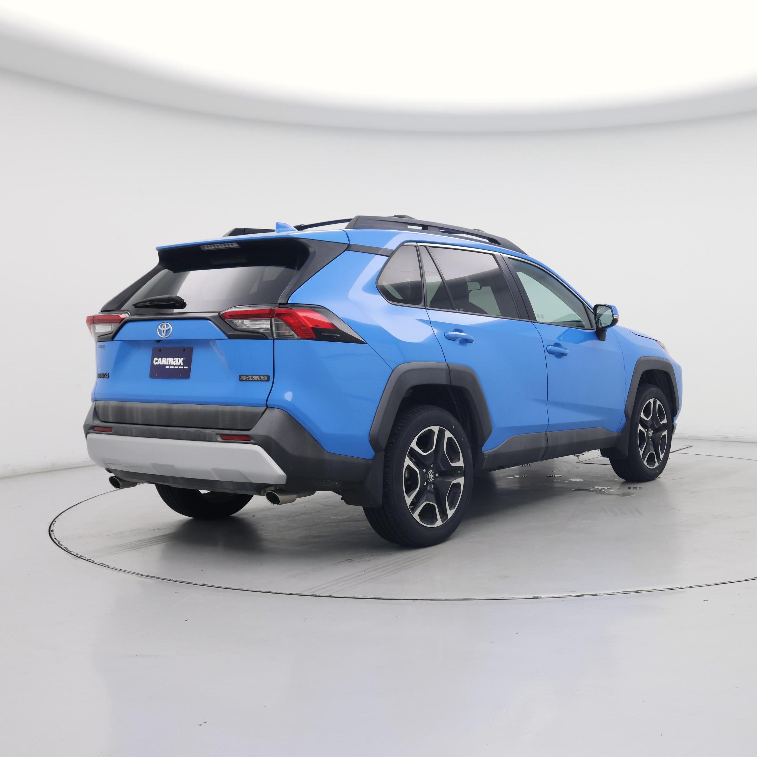 Thumbnail: 2019 Toyota RAV4 - 8