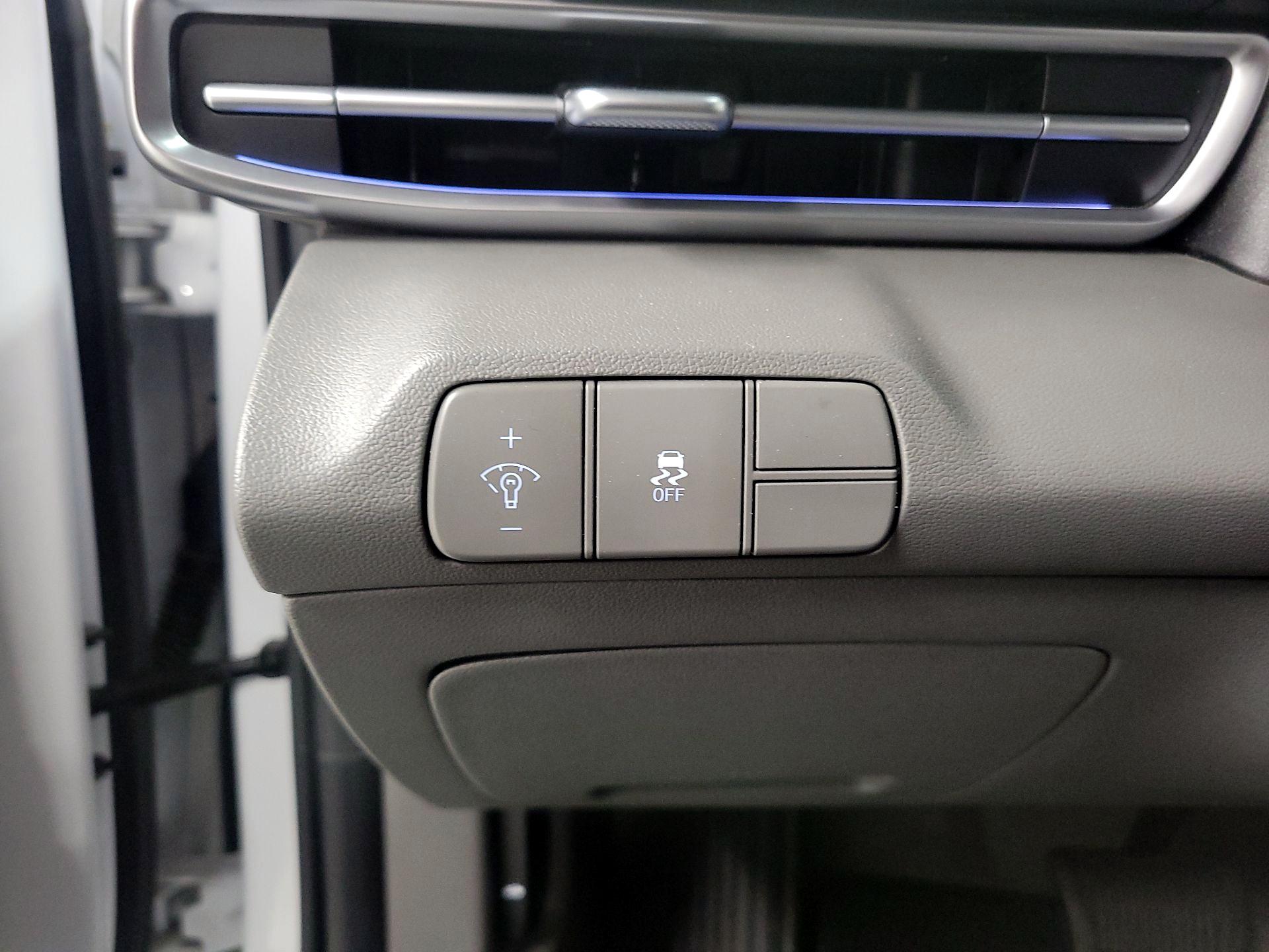 Thumbnail: 2024 Hyundai Elantra - 13