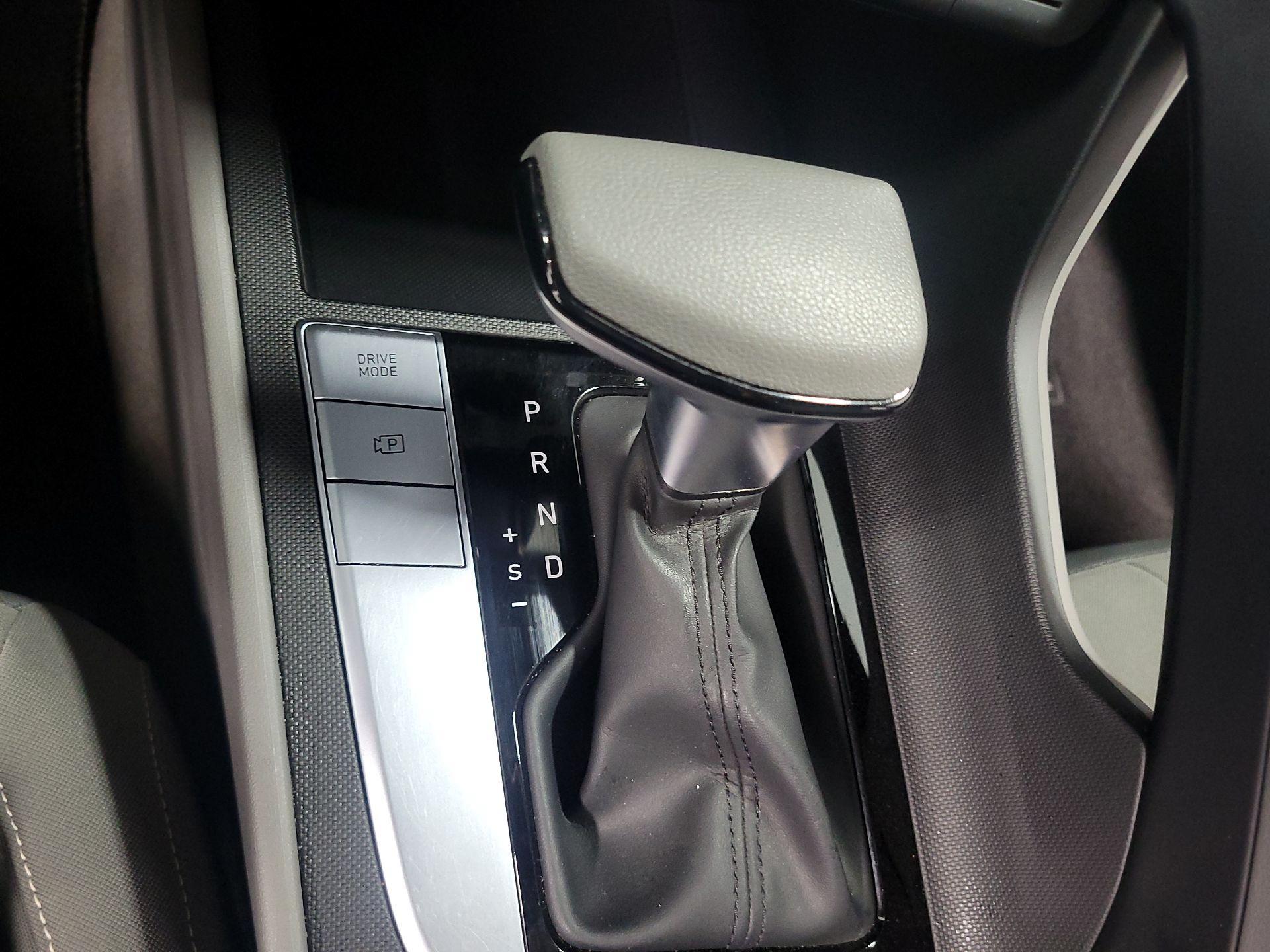 Thumbnail: 2024 Hyundai Elantra - 18