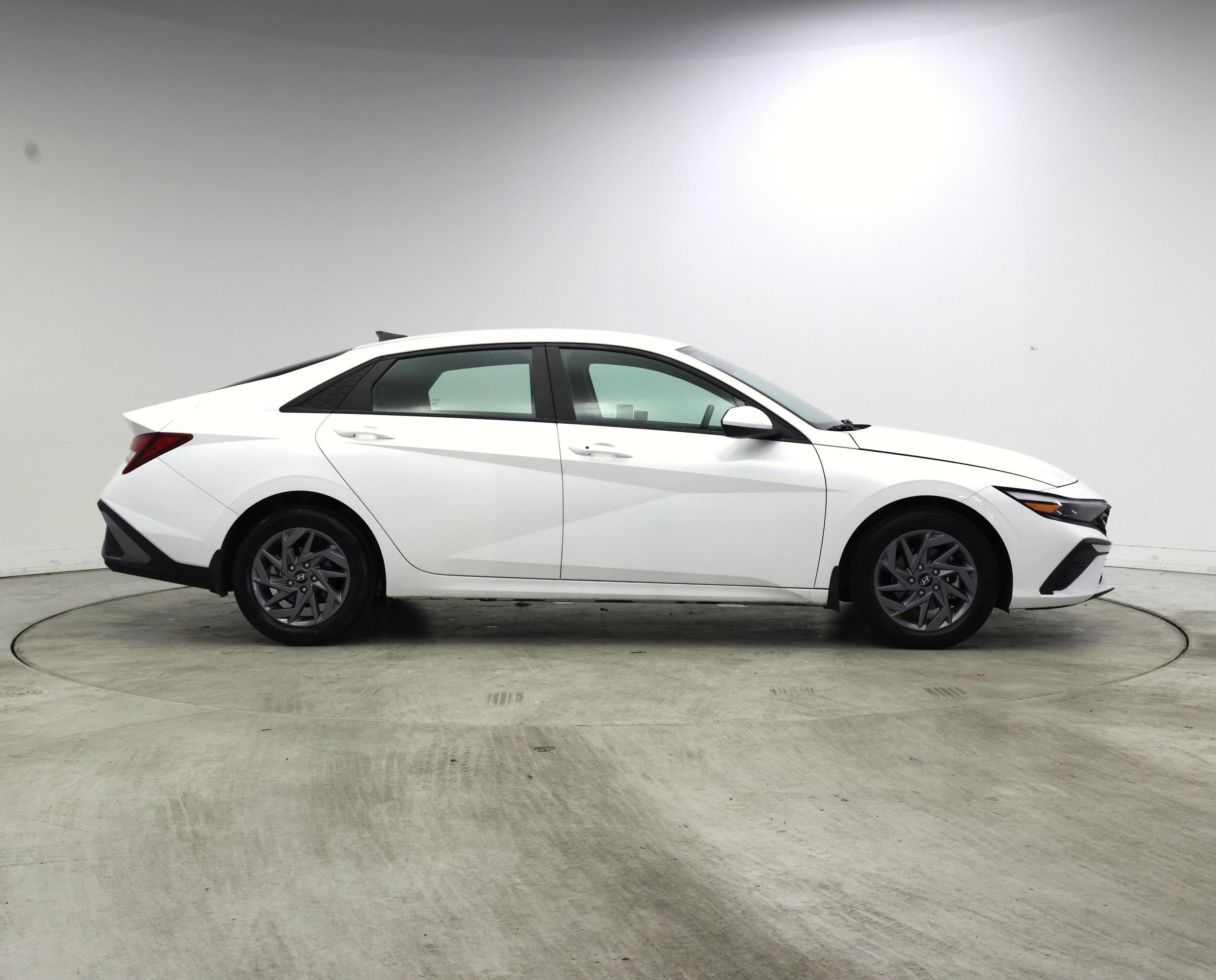 Thumbnail: 2024 Hyundai Elantra - 7