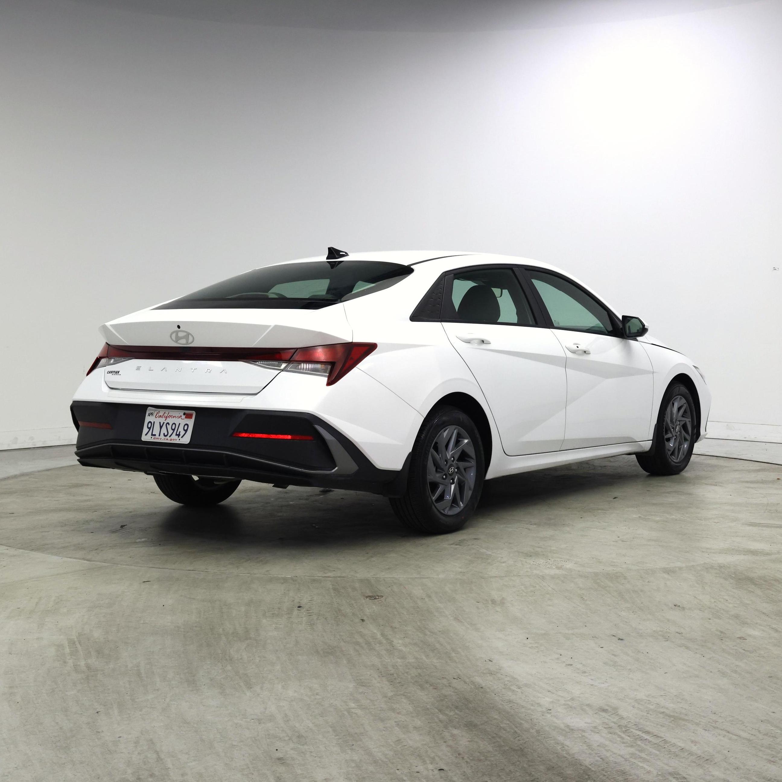 Thumbnail: 2024 Hyundai Elantra - 8