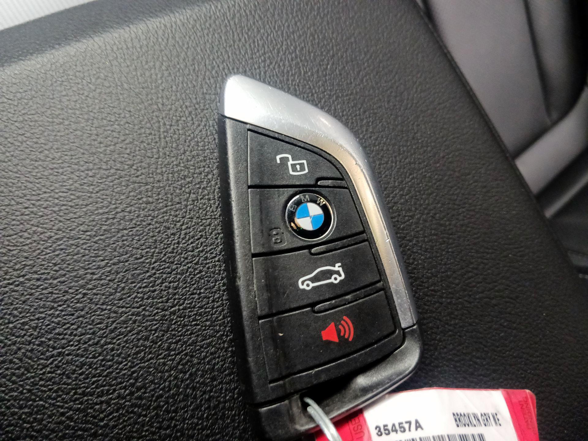 Thumbnail: 2024 BMW 3 Series - 18