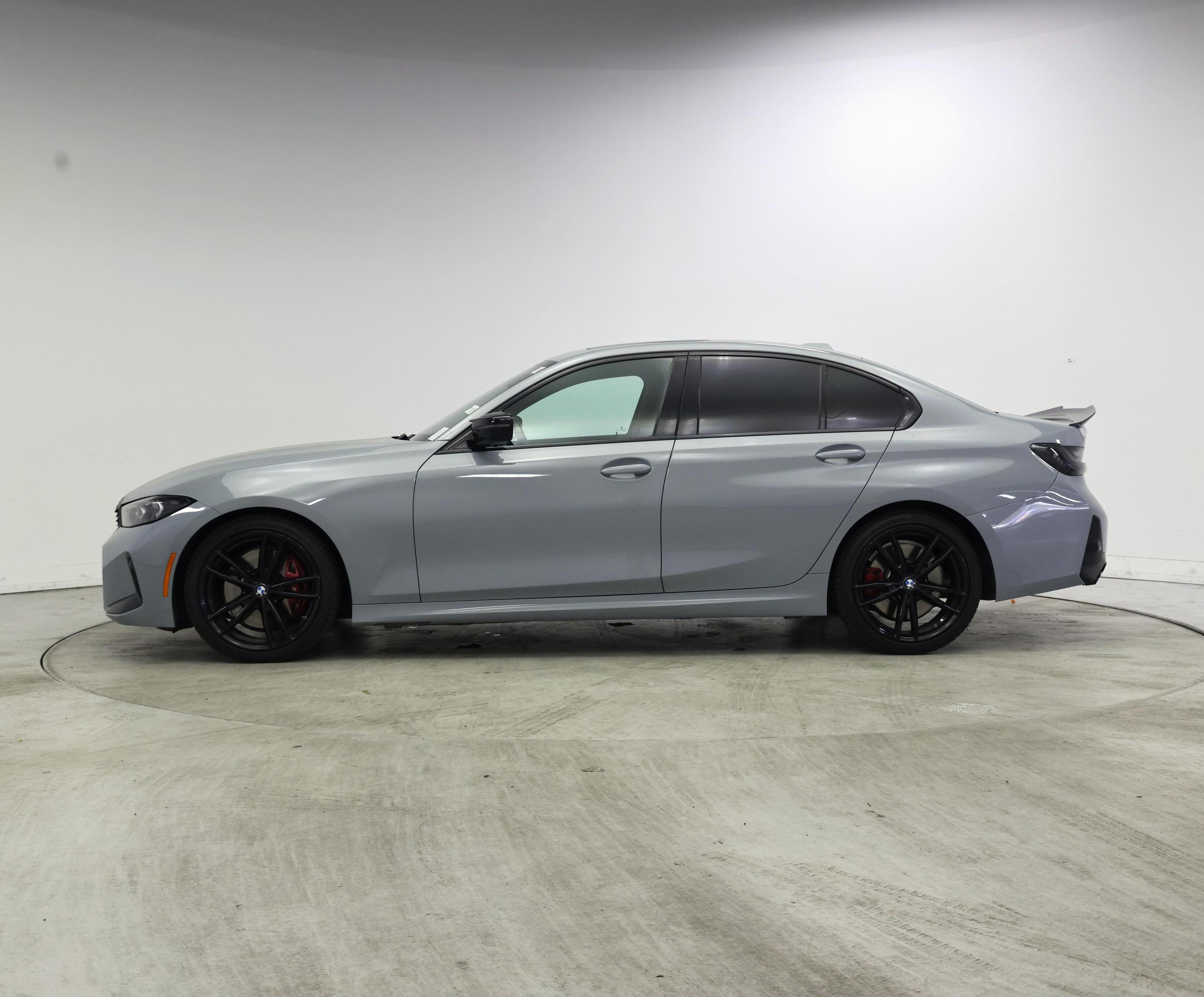 Thumbnail: 2024 BMW 3 Series - 3