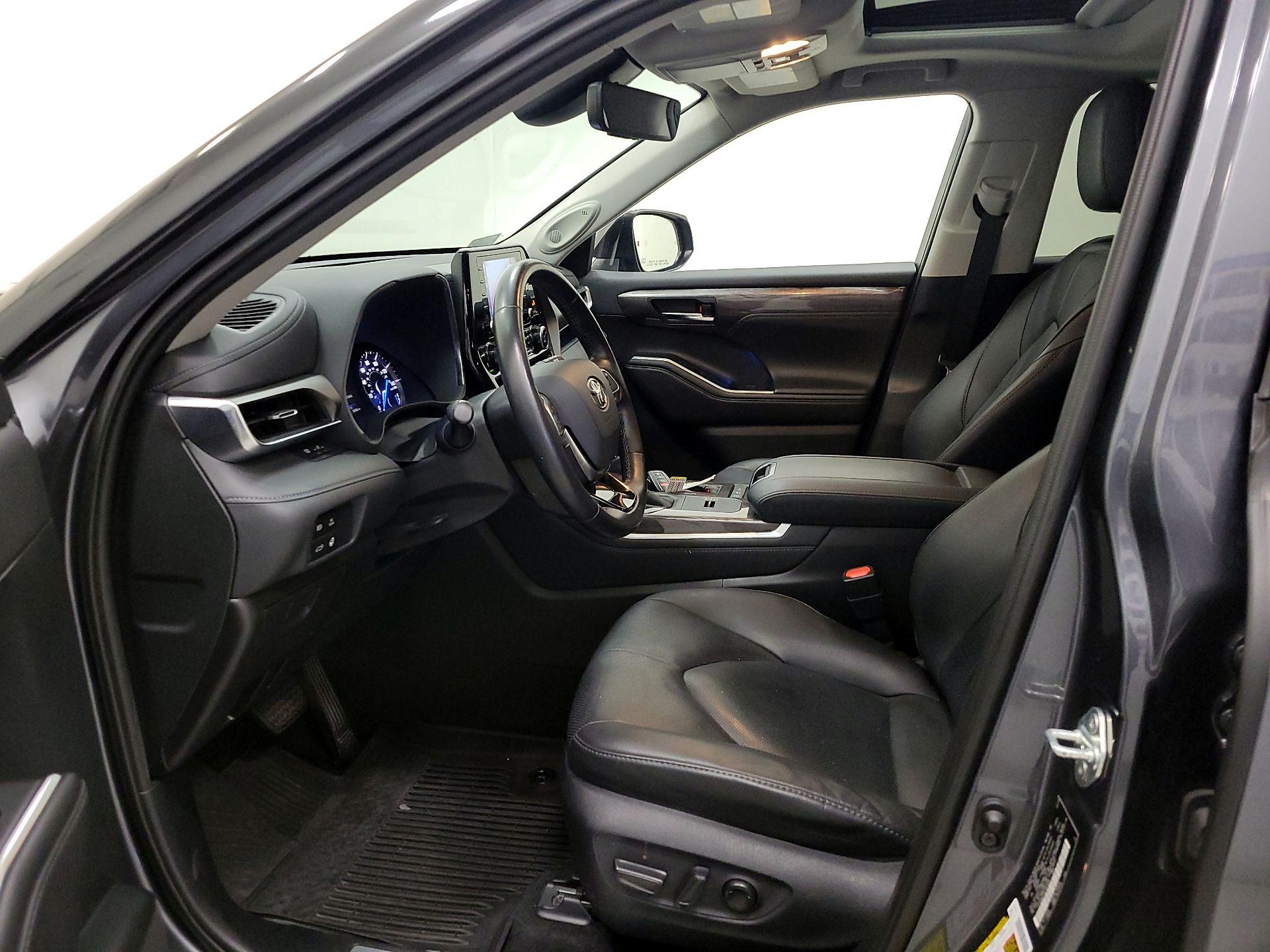 Thumbnail: 2020 Toyota Highlander - 11