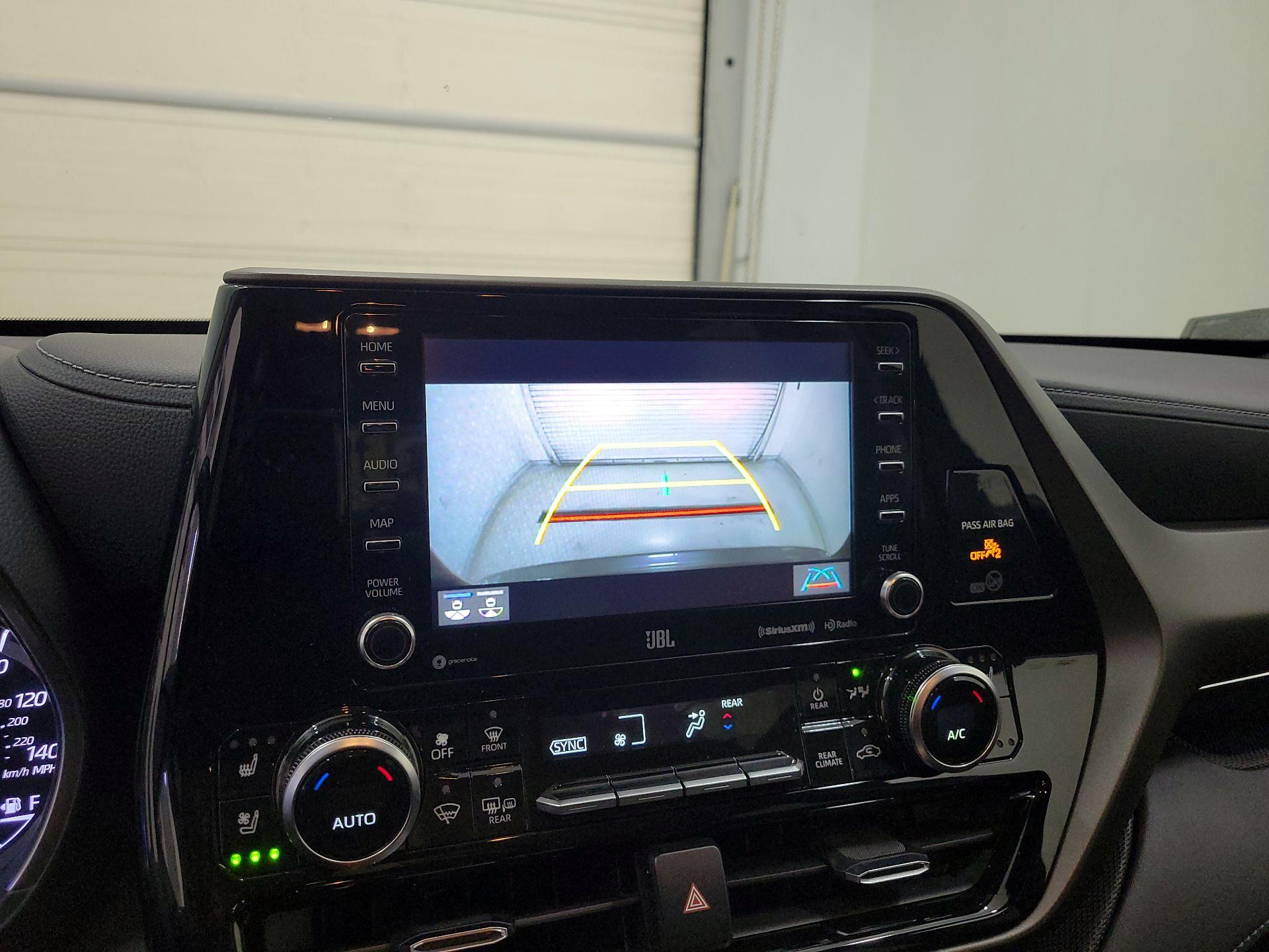 Thumbnail: 2020 Toyota Highlander - 15