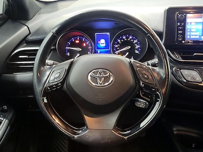 Steering Wheel & Instrument Cluster (On)