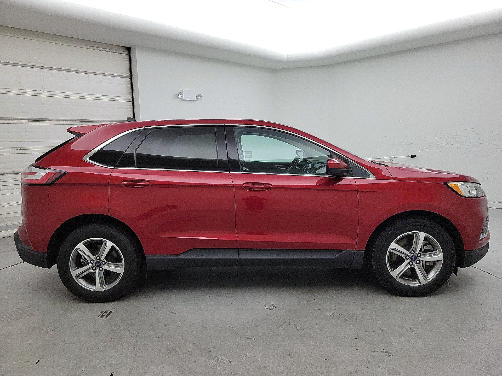 Thumbnail: 2021 Ford Edge - 4