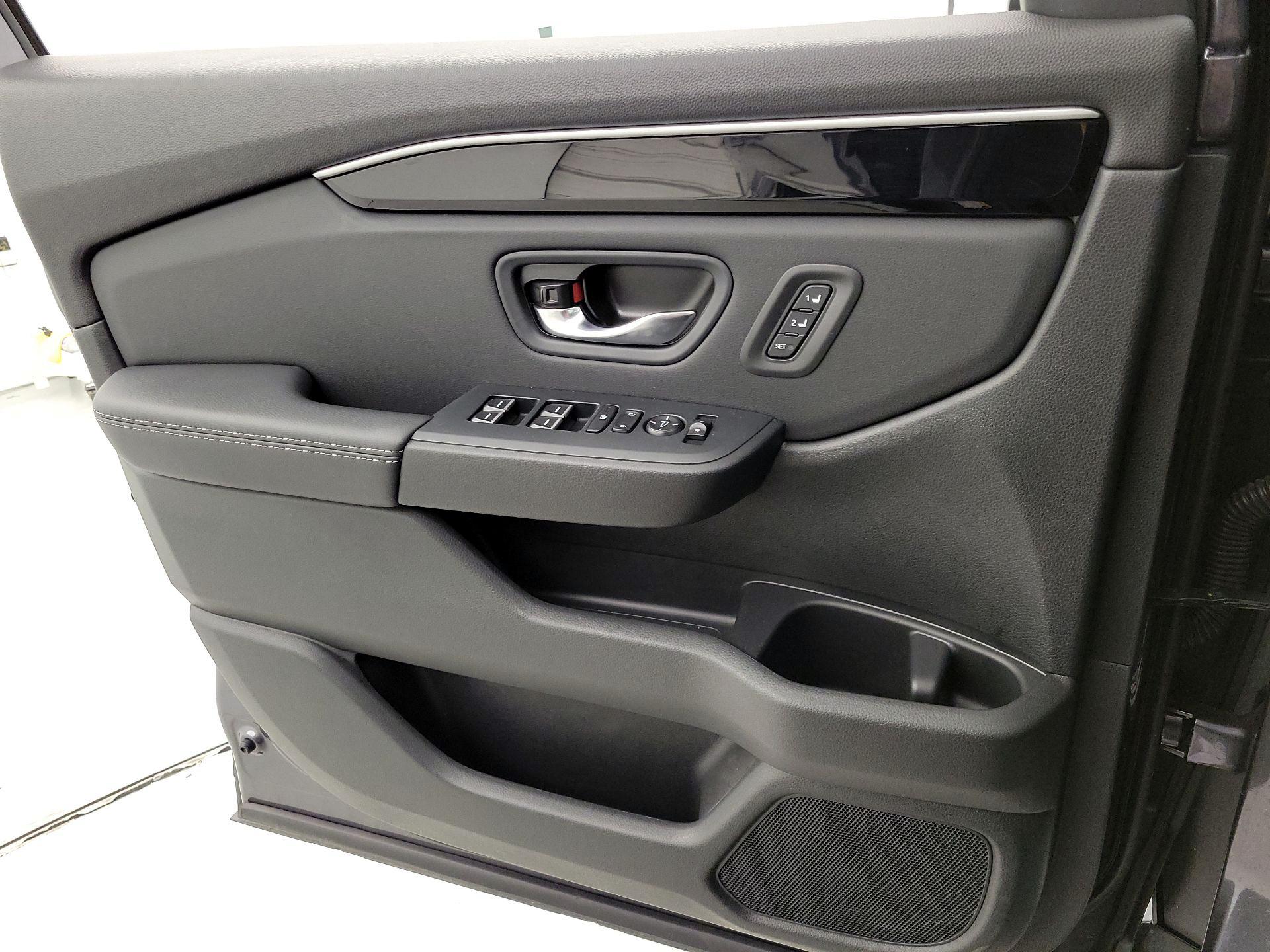 Thumbnail: 2025 Honda Pilot - 12