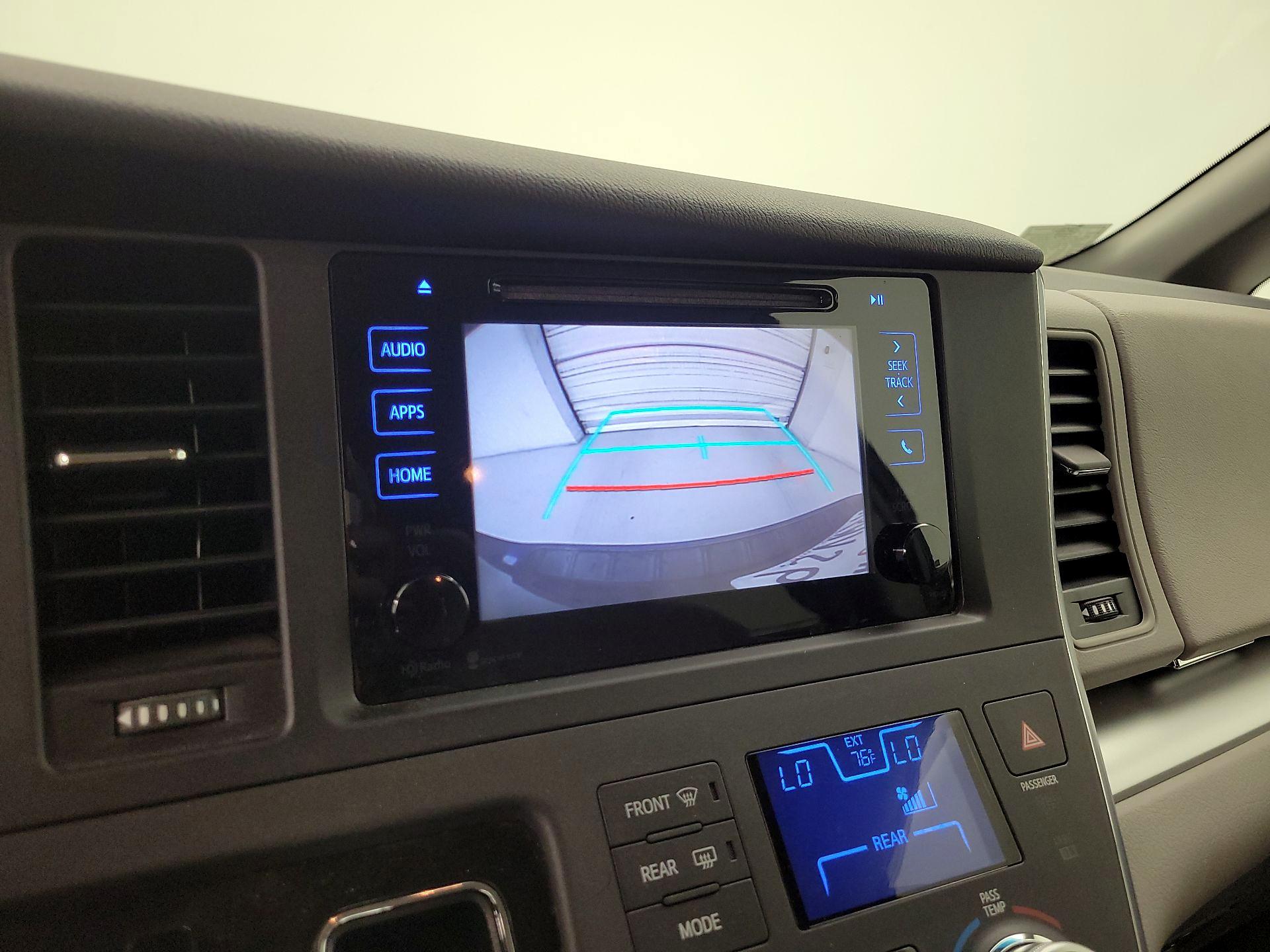 Thumbnail: 2015 Toyota Sienna - 14