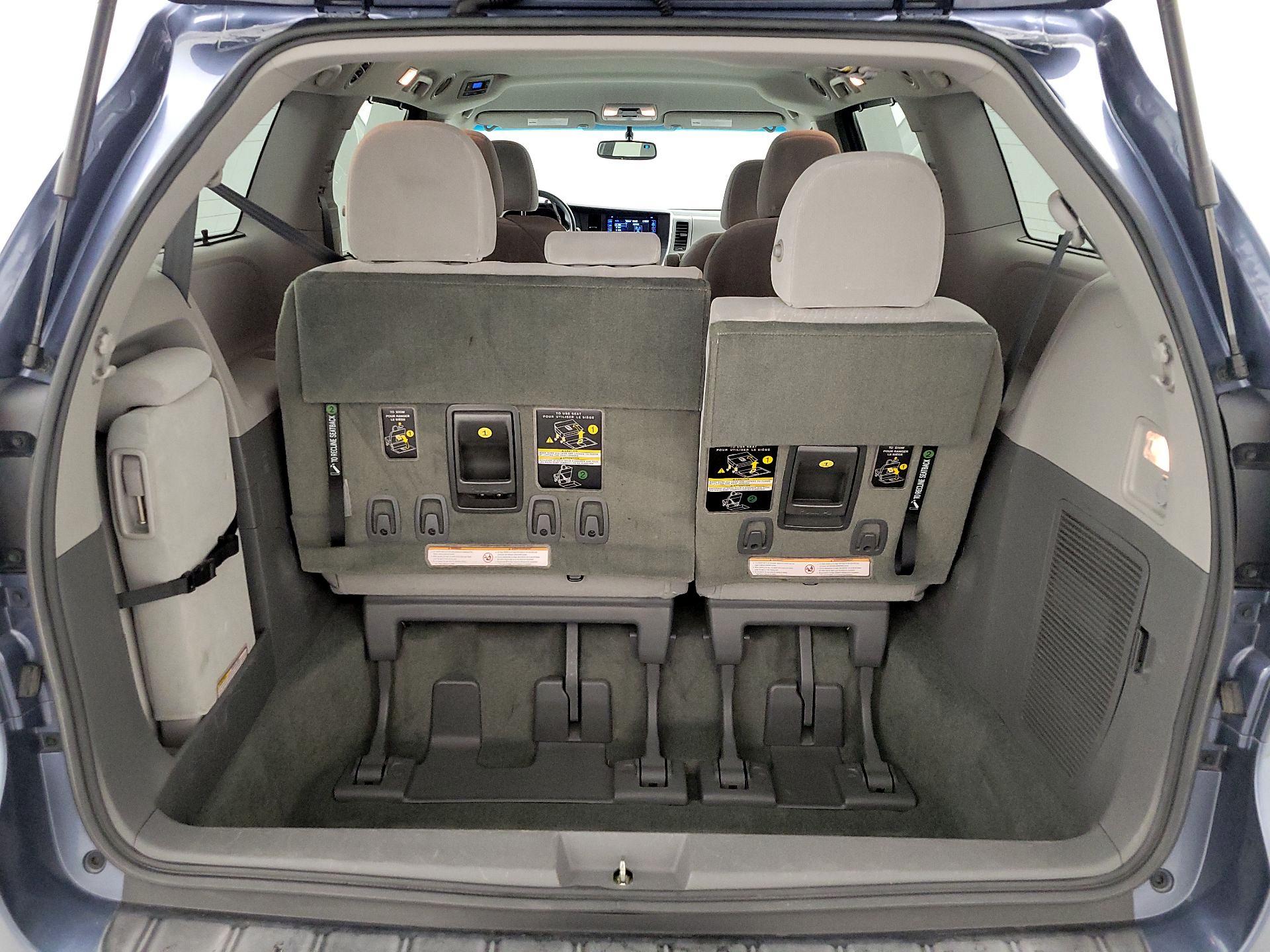 Thumbnail: 2015 Toyota Sienna - 20