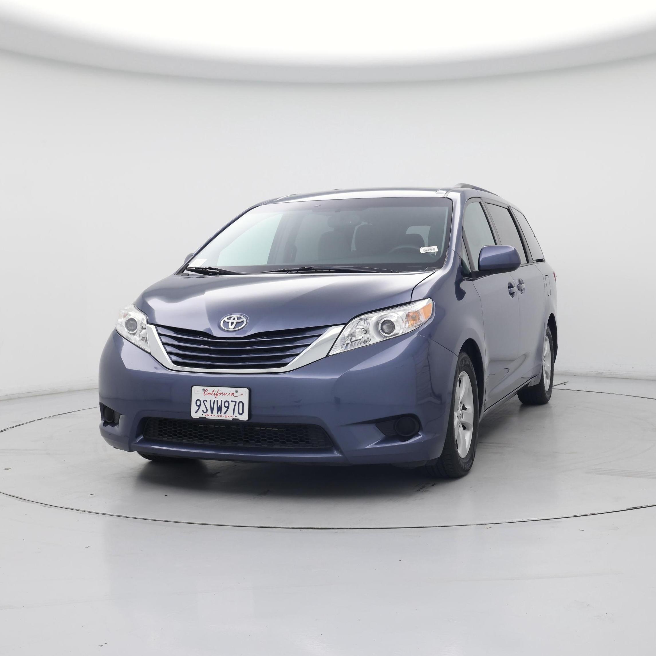 Thumbnail: 2015 Toyota Sienna - 4