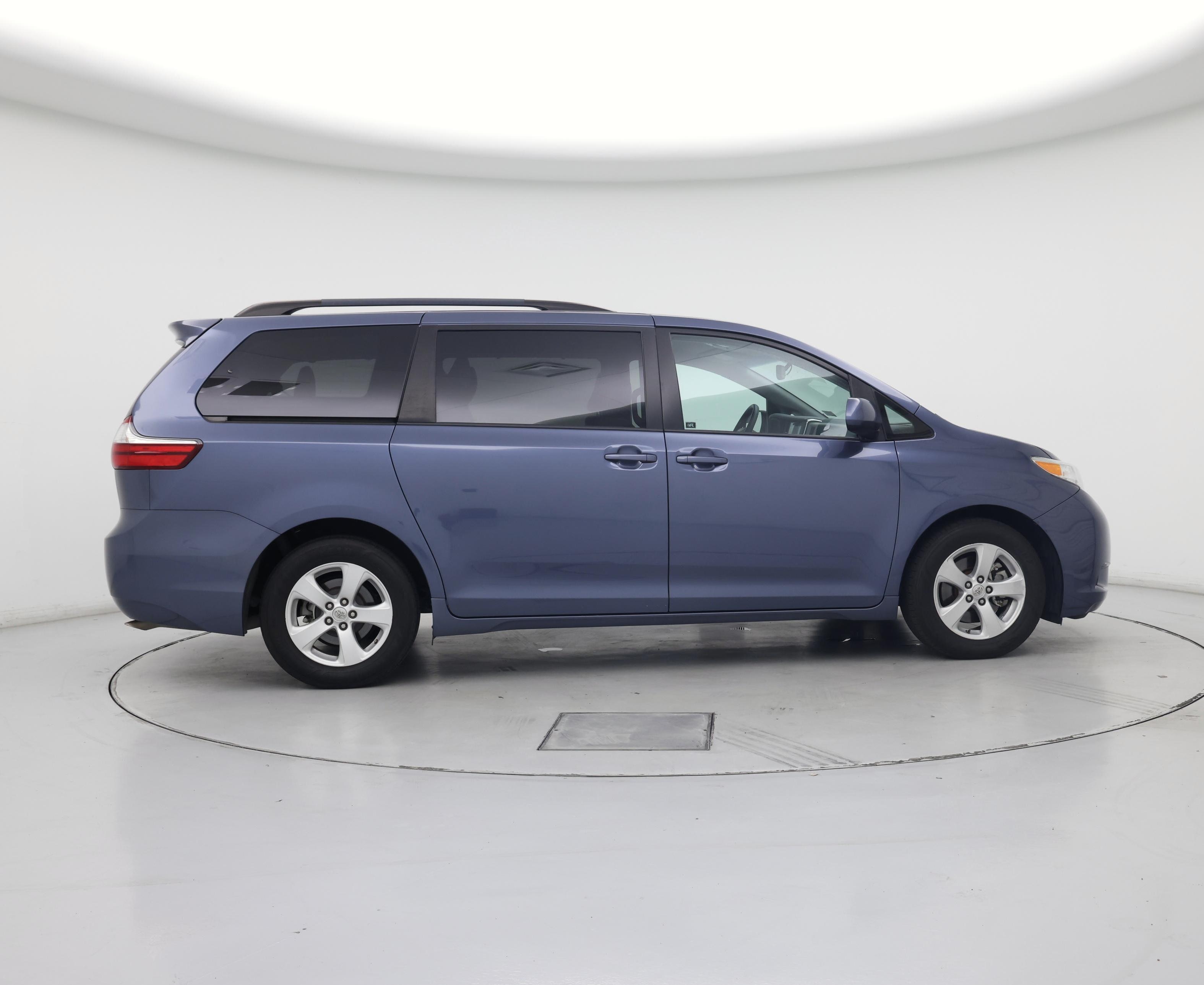 Thumbnail: 2015 Toyota Sienna - 7