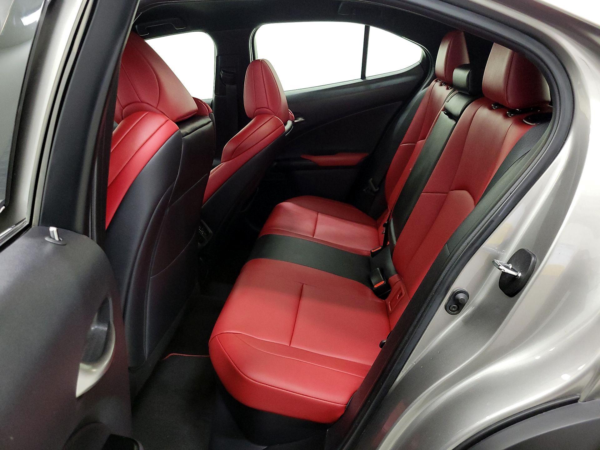 Thumbnail: 2021 Lexus UX - 18