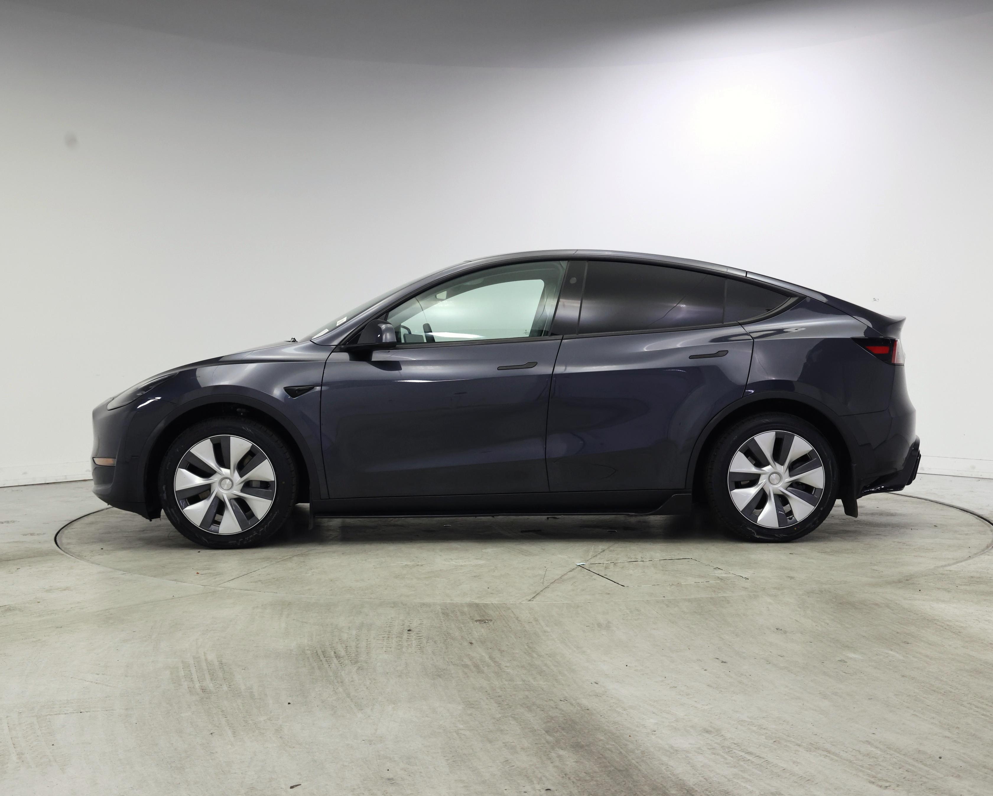 Thumbnail: 2024 Tesla Model Y - 3