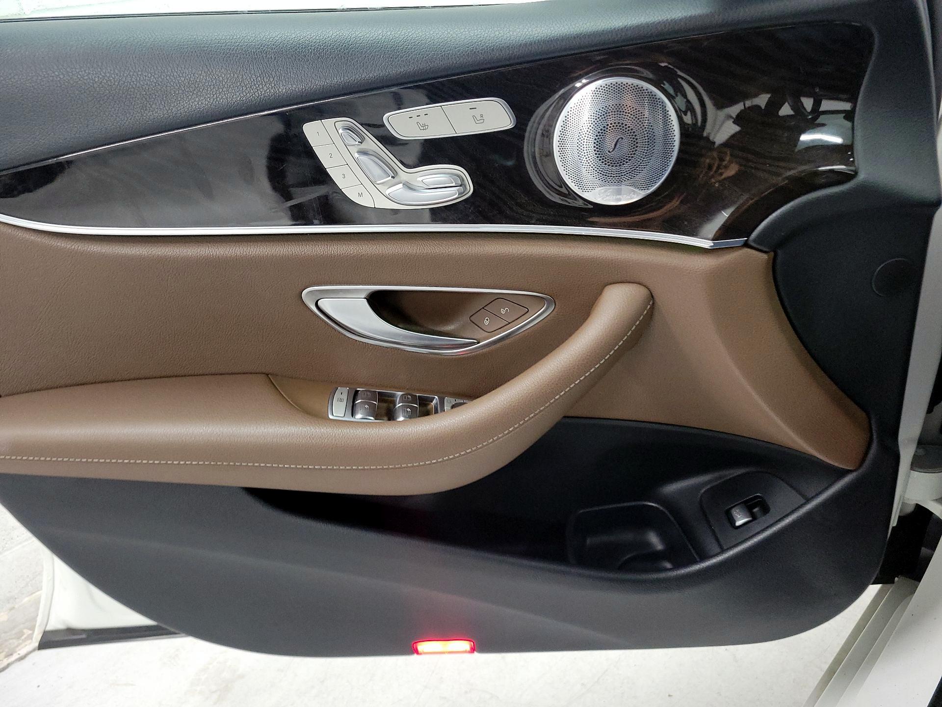 Thumbnail: 2020 Mercedes-Benz E-Class - 12