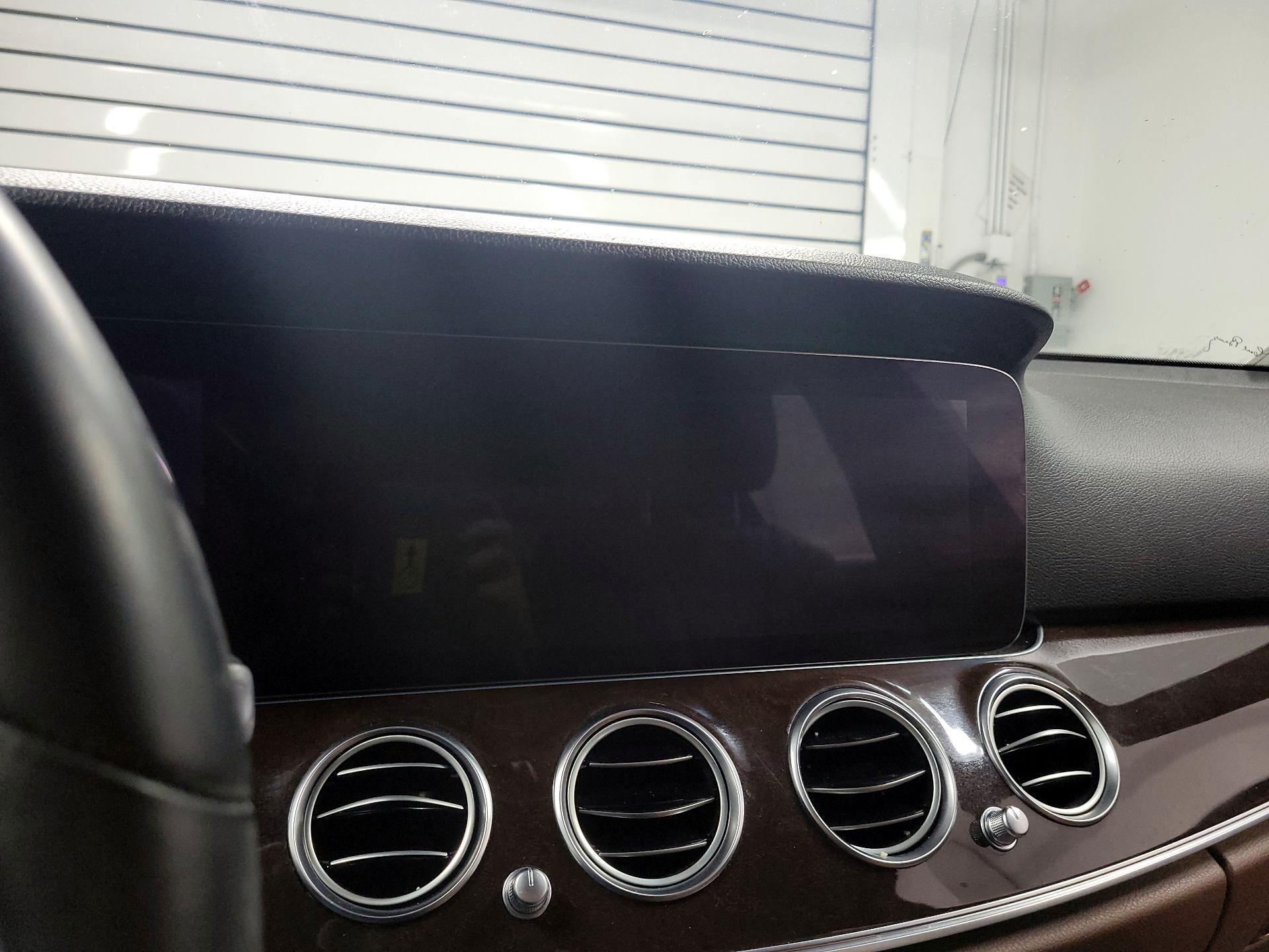 Thumbnail: 2020 Mercedes-Benz E-Class - 13