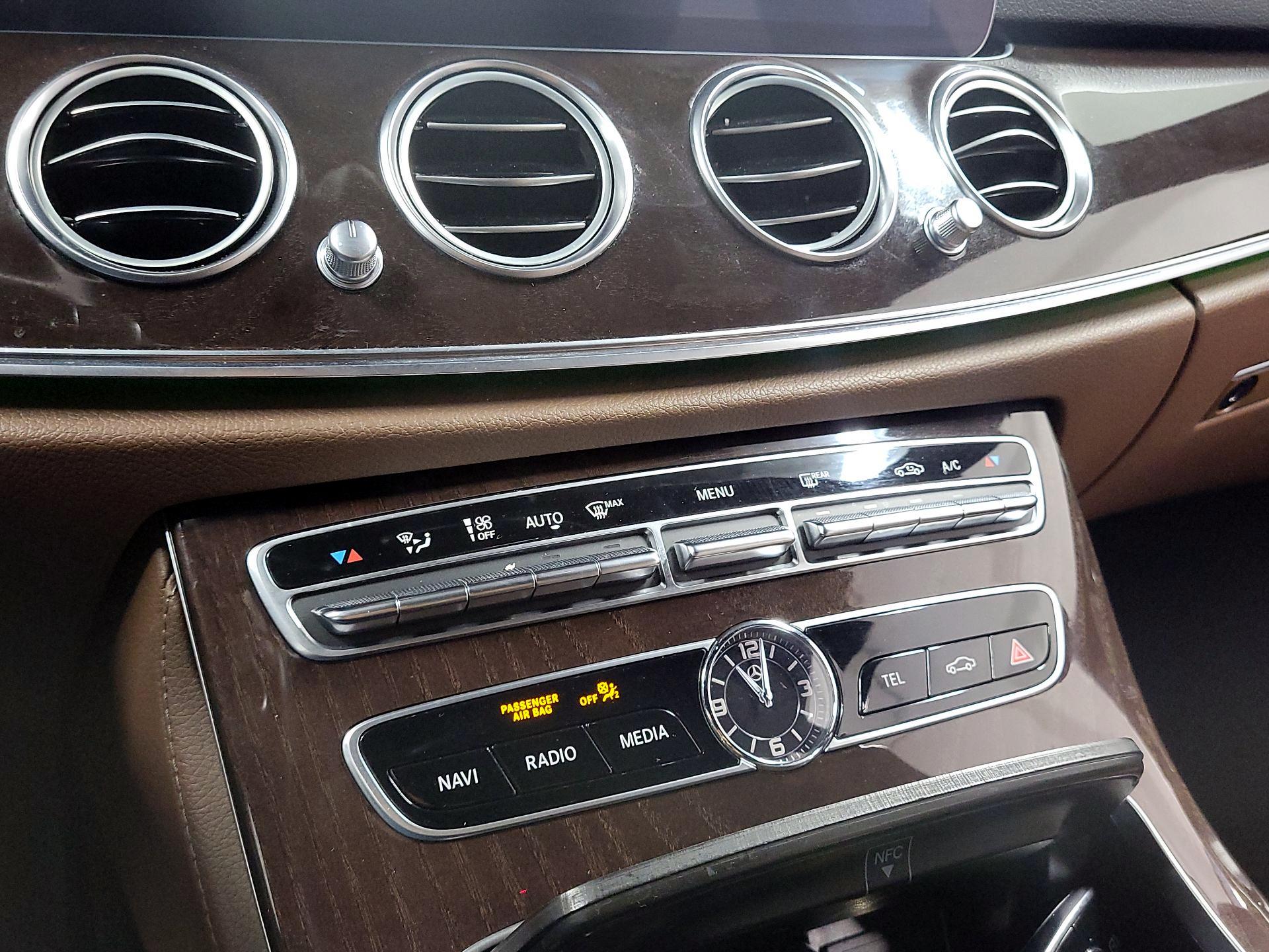 Thumbnail: 2020 Mercedes-Benz E-Class - 14