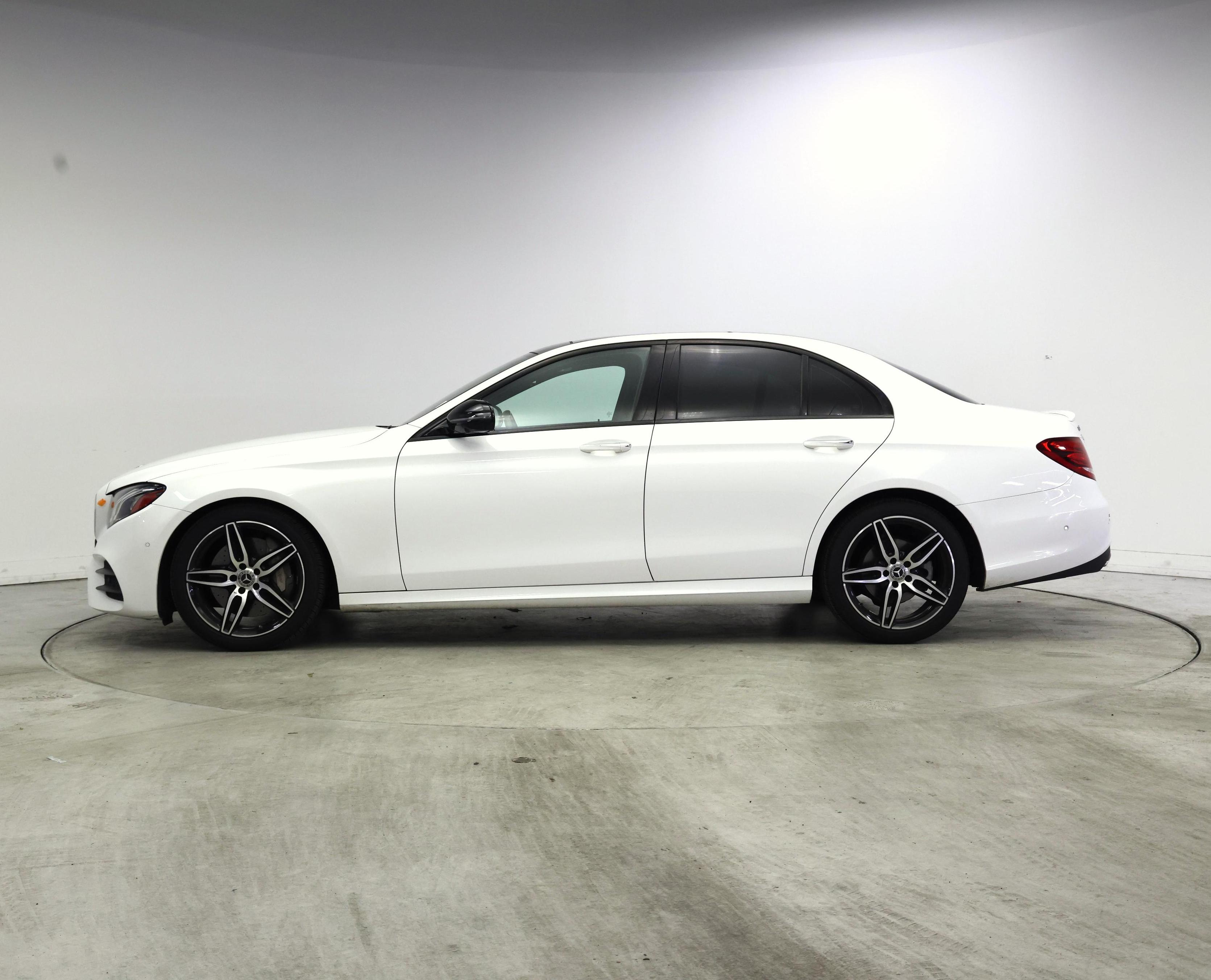 Thumbnail: 2020 Mercedes-Benz E-Class - 3