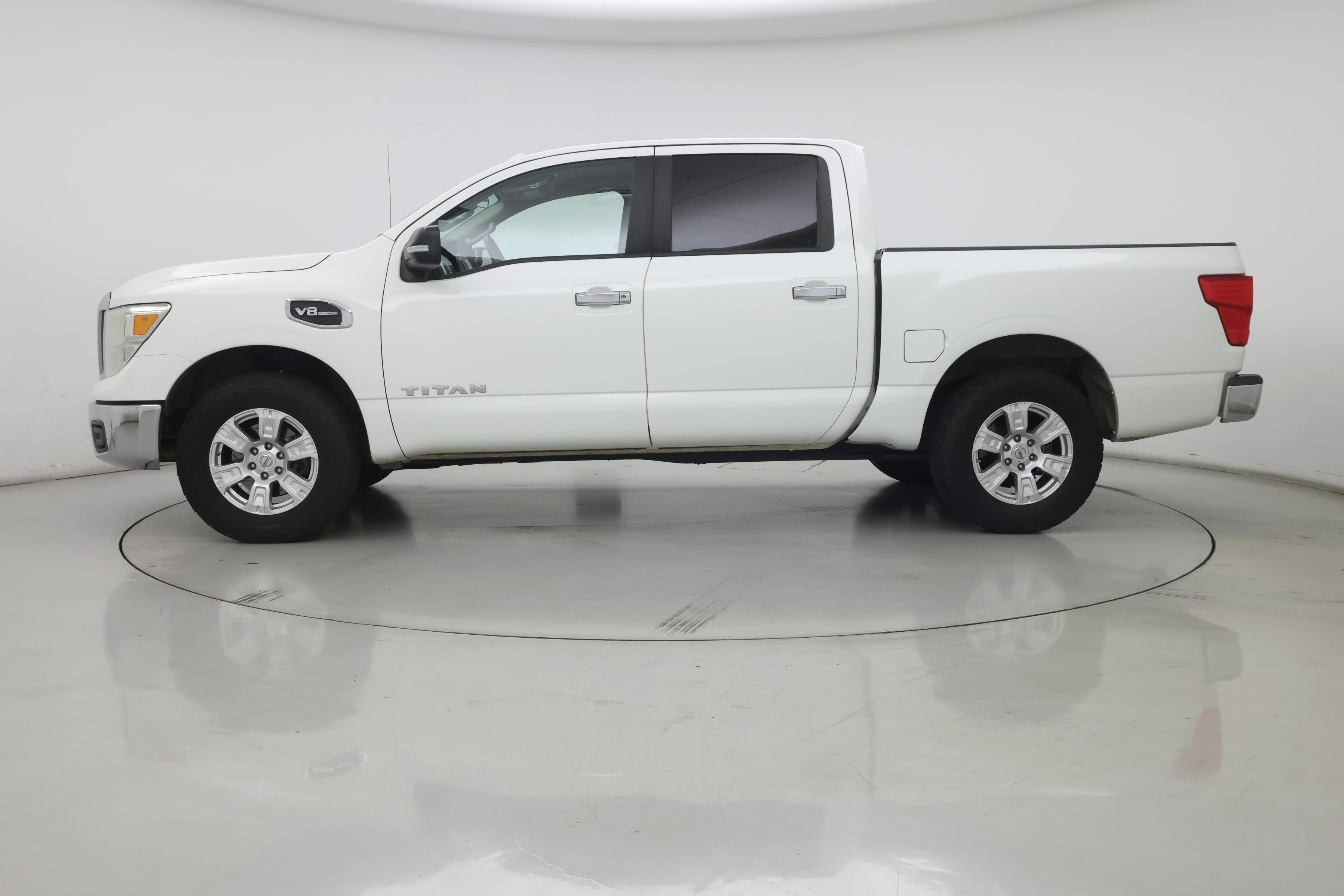 Thumbnail: 2017 Nissan Titan - 3