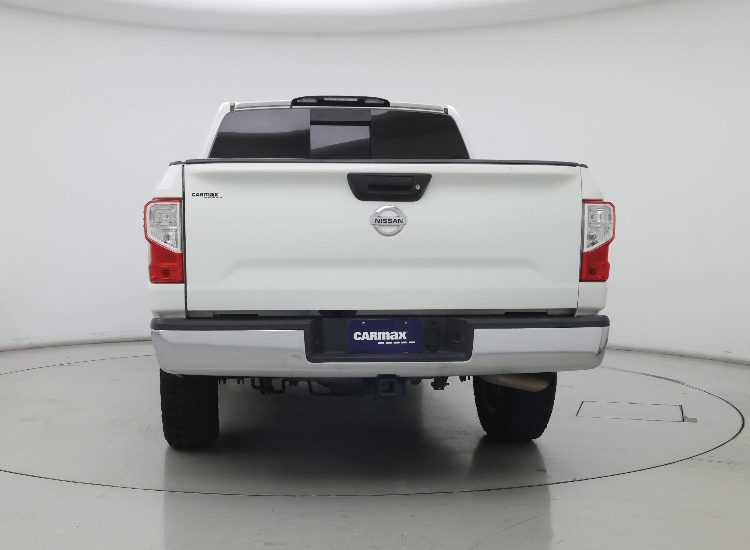 Thumbnail: 2017 Nissan Titan - 6
