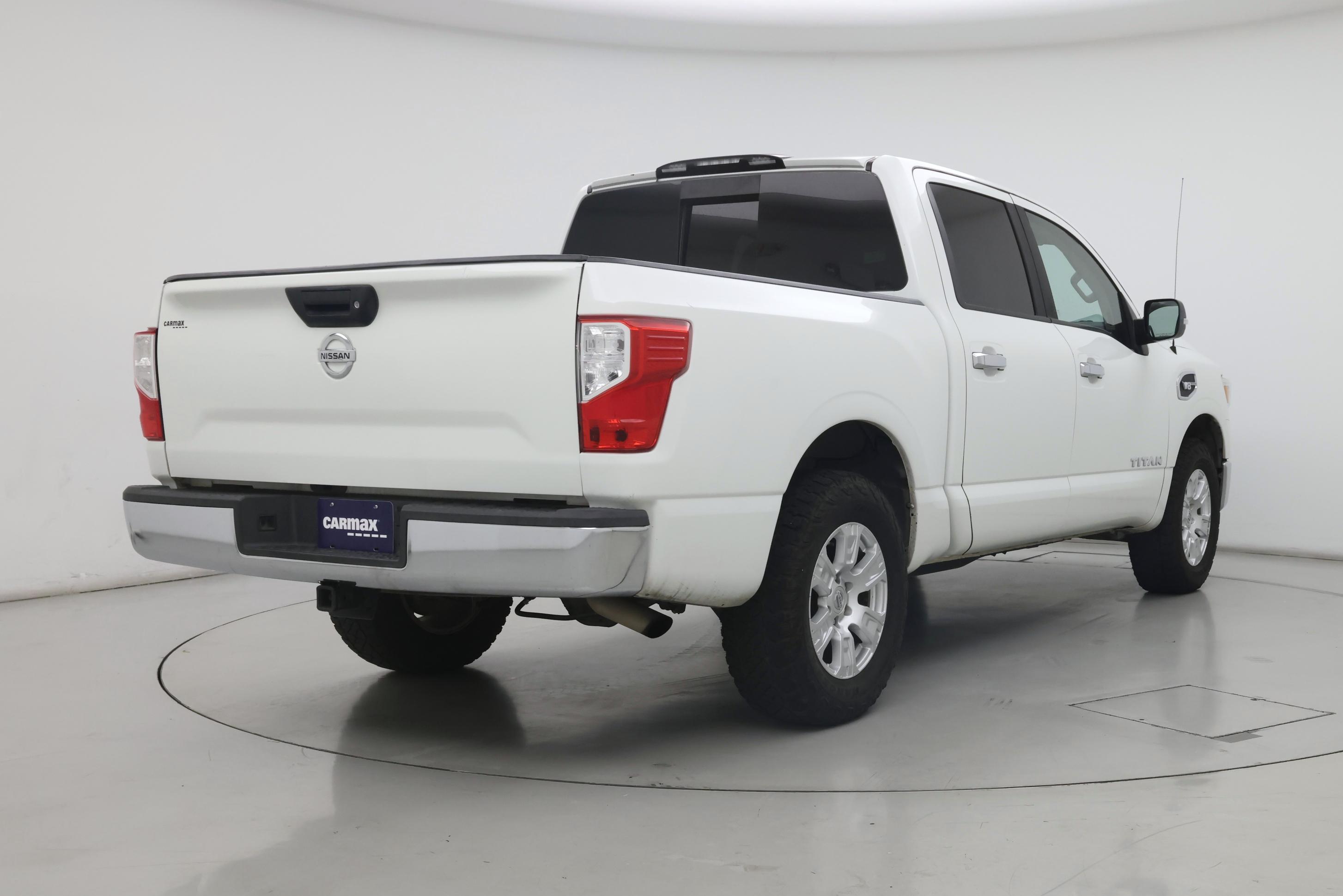 Thumbnail: 2017 Nissan Titan - 8