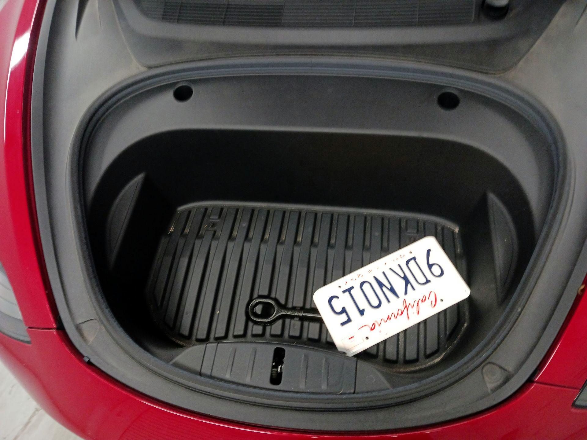 Thumbnail: 2023 Tesla Model 3 - 17