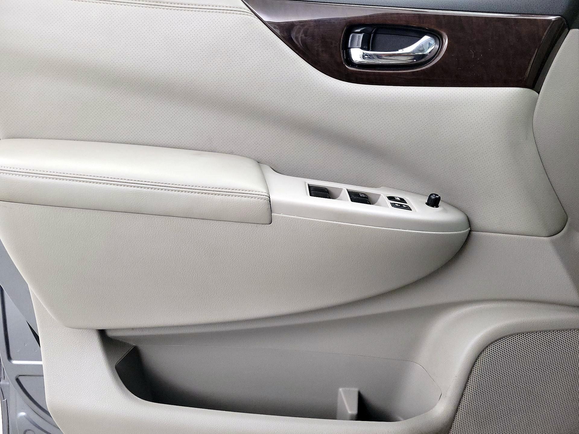 Thumbnail: 2015 Nissan Quest - 12