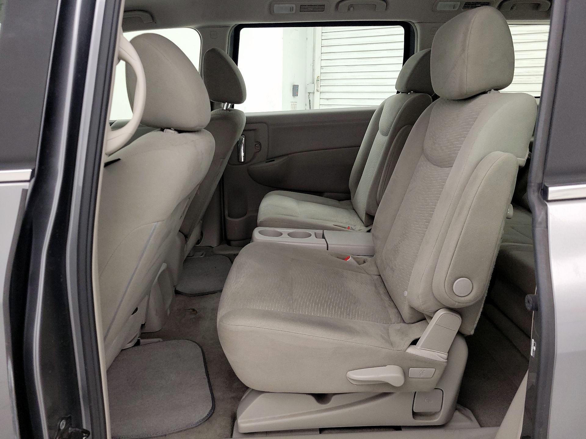 Thumbnail: 2015 Nissan Quest - 16