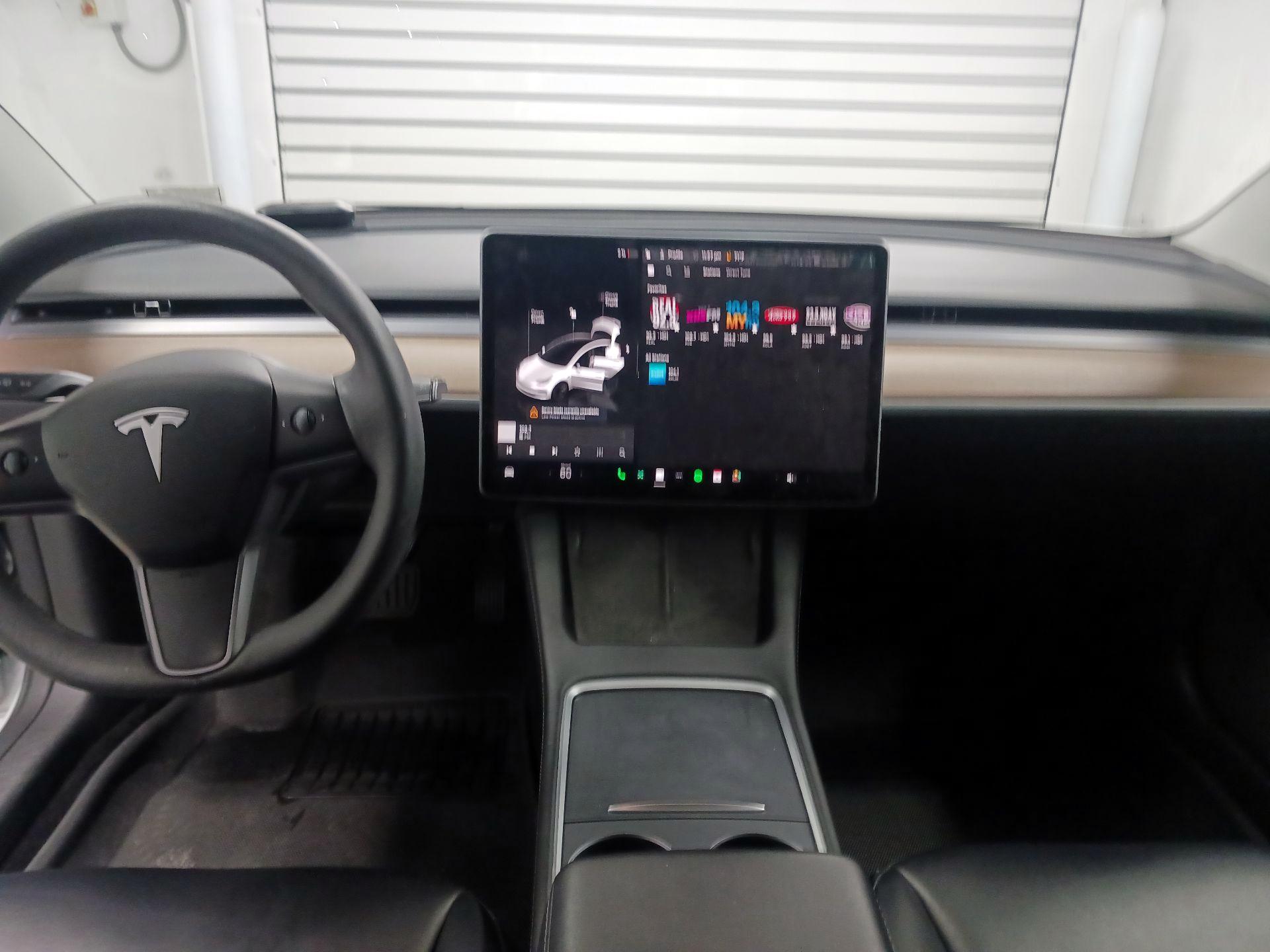 Thumbnail: 2023 Tesla Model 3 - 9