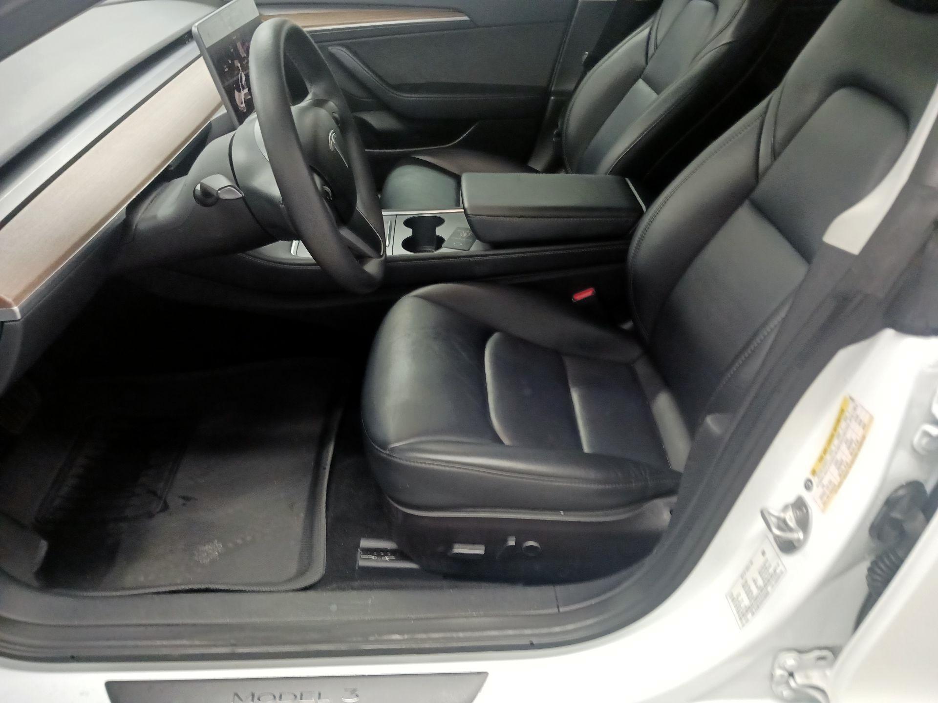 Thumbnail: 2023 Tesla Model 3 - 11