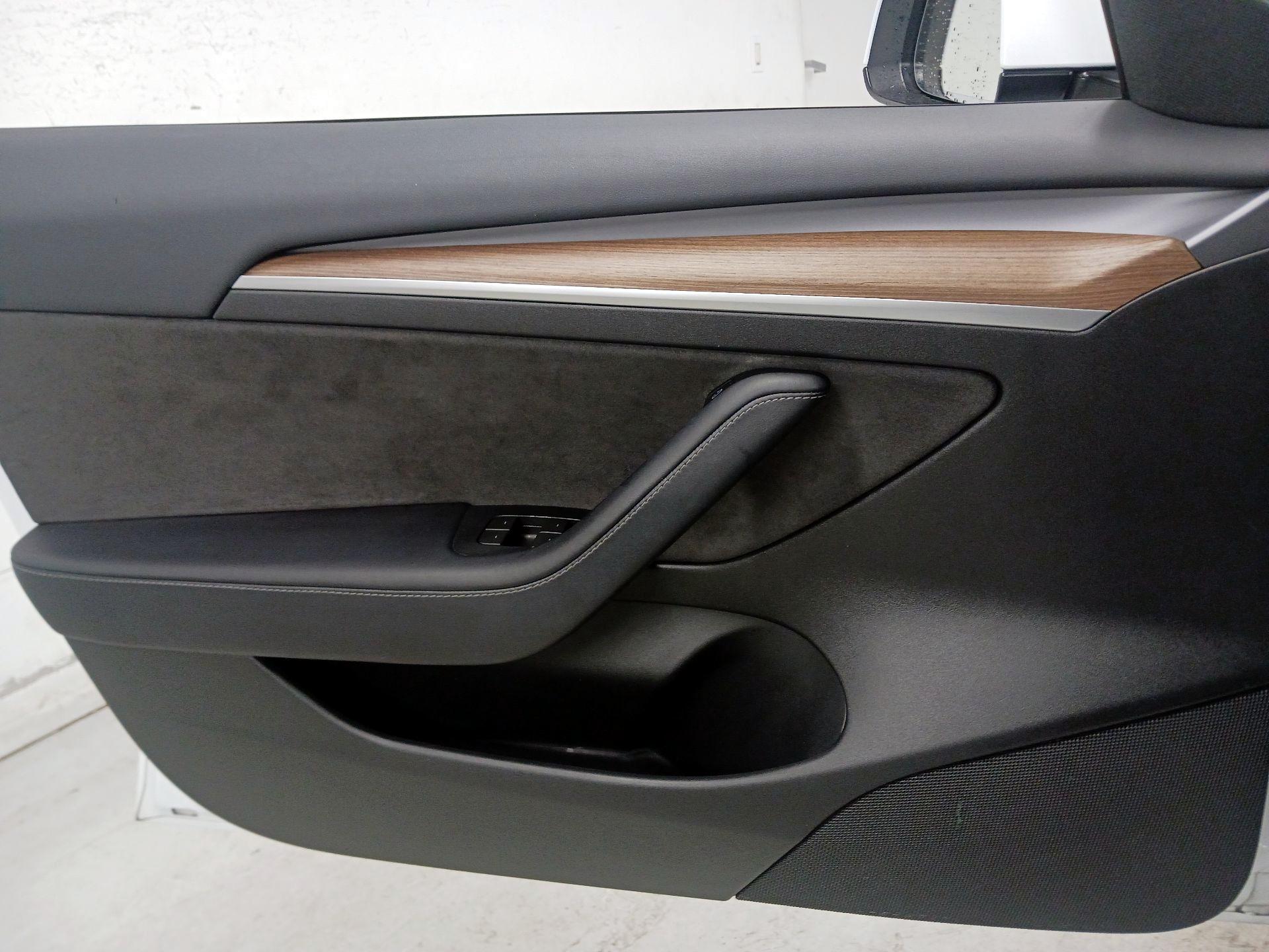 Thumbnail: 2023 Tesla Model 3 - 12