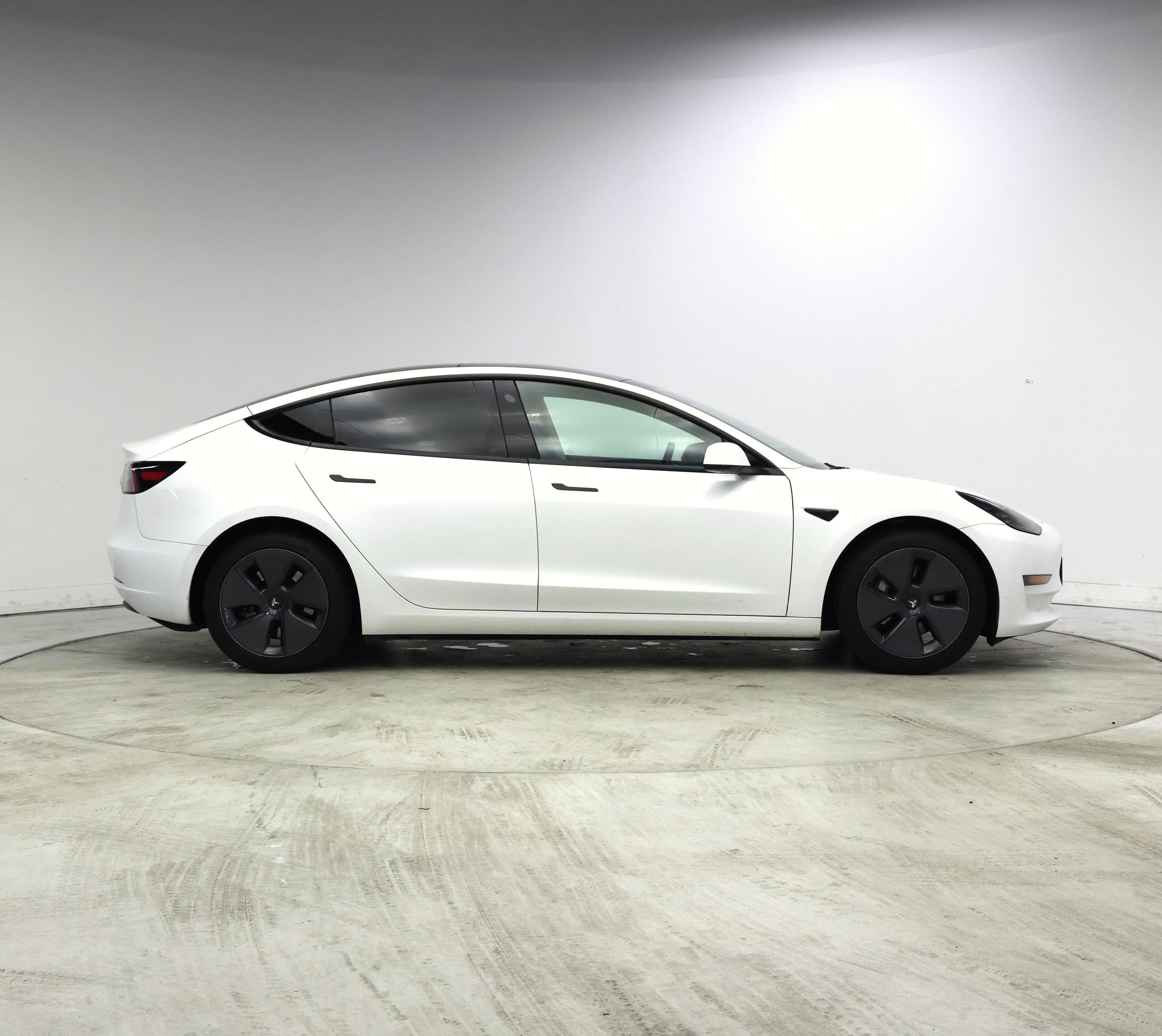 Thumbnail: 2023 Tesla Model 3 - 7