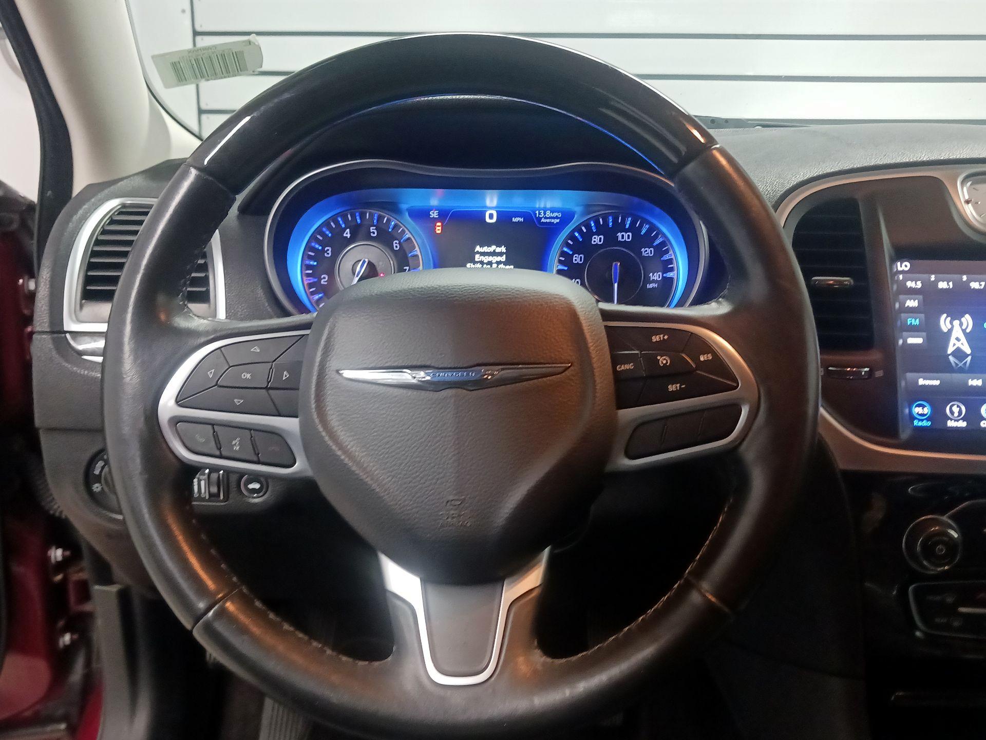 Thumbnail: 2019 Chrysler 300 - 10