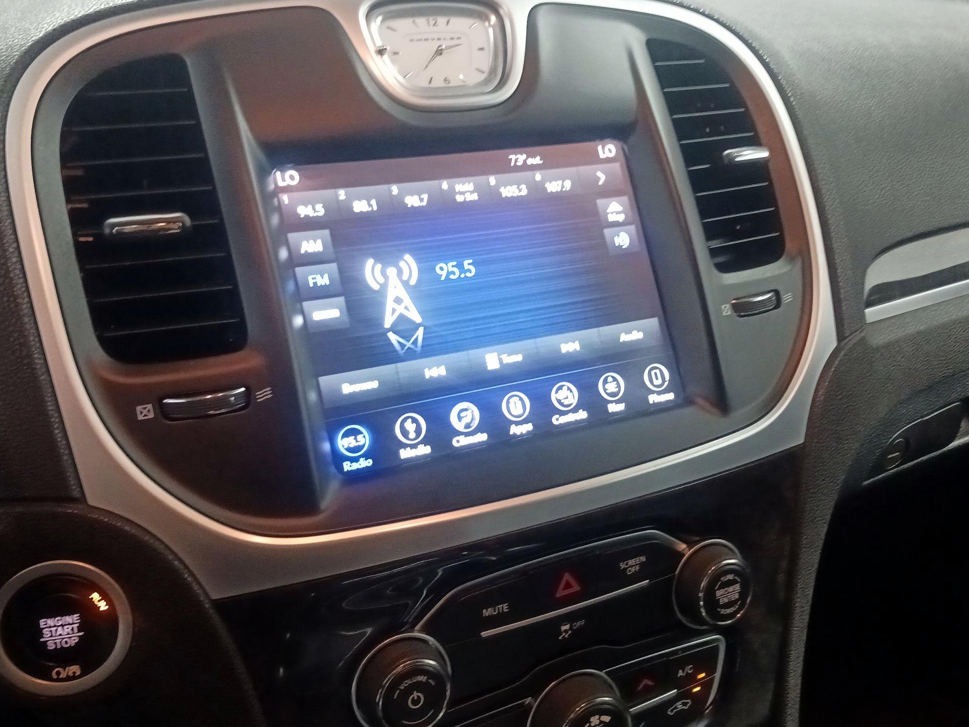 Thumbnail: 2019 Chrysler 300 - 13