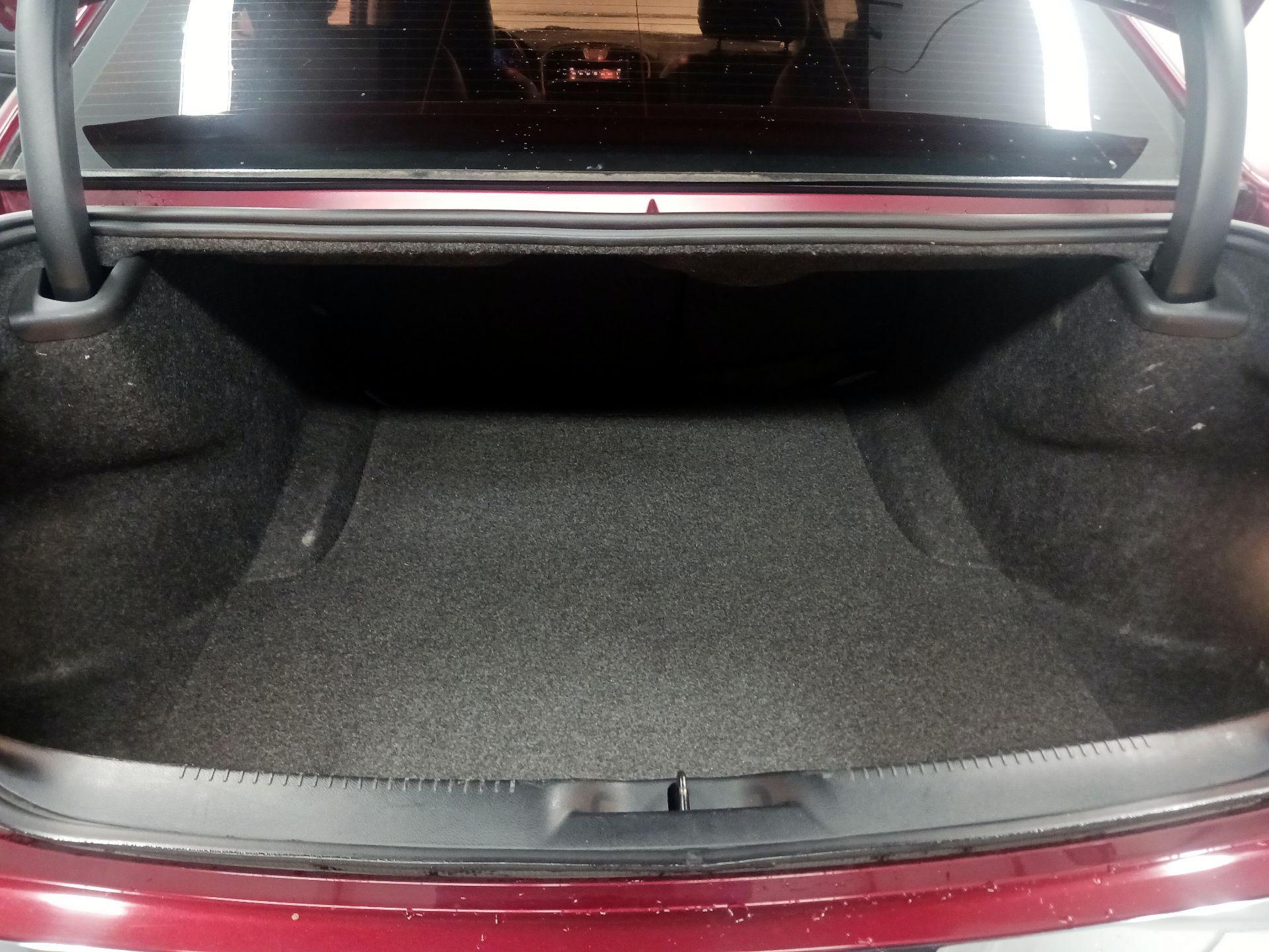 Thumbnail: 2019 Chrysler 300 - 17